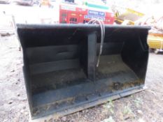 LARGE CAPACITY TOE TIP BUCKET 8FT WIDTH APPROX