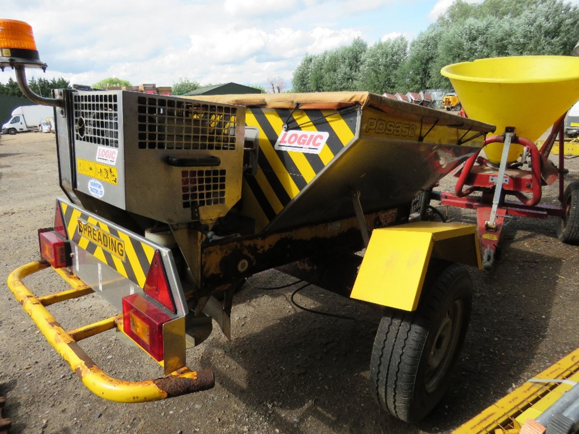 LOGIC PDS350 TOWED SALT SPREADER WITH HONDA ENGINE - Image 3 of 3