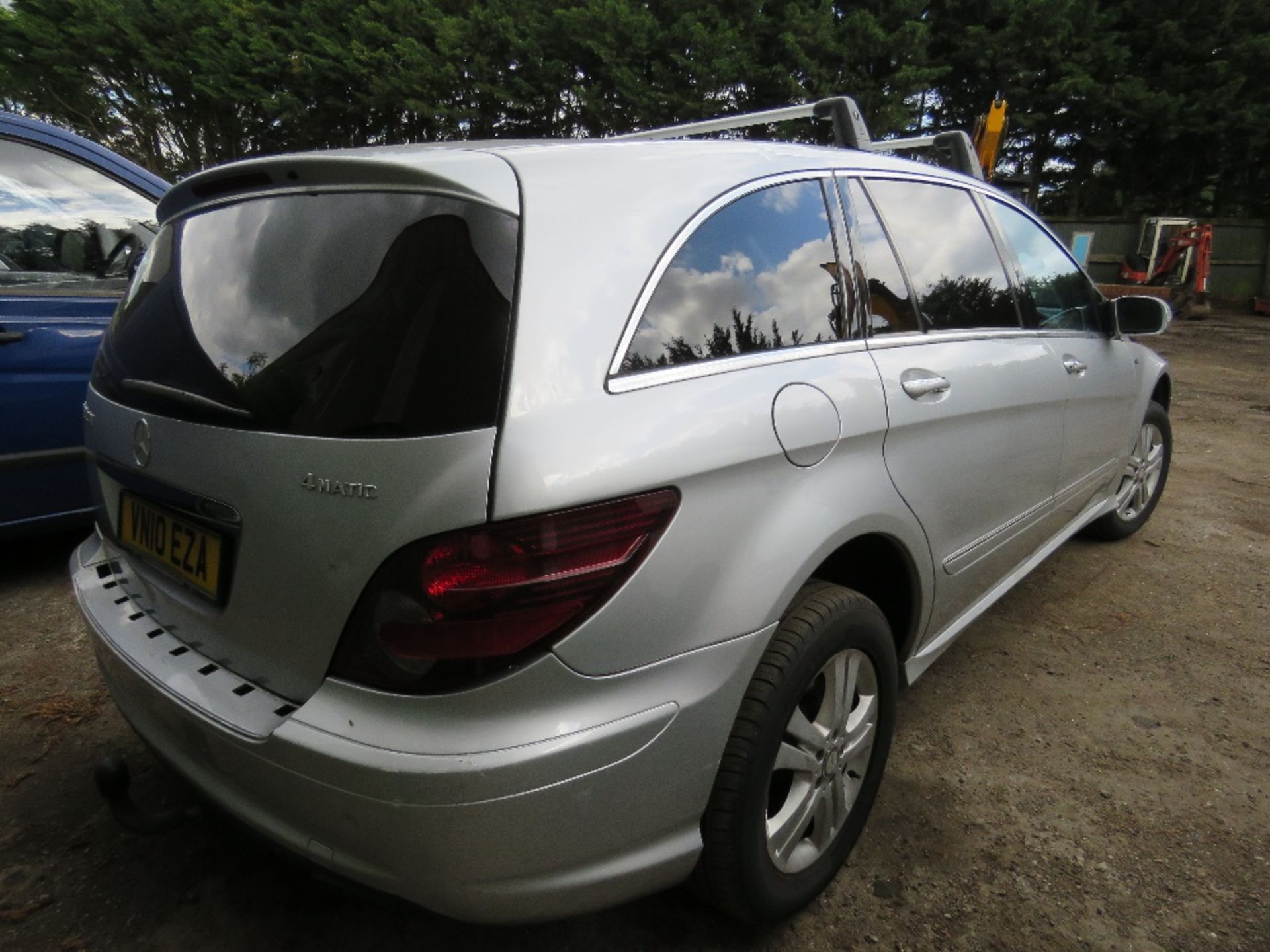 MERCEDES R350CDI 7 SEATER CAR REG:VN10 EZA. 128,098 REC MILES, 4MATIC GEARBOX. TESTED TILL 16/10/20 - Image 4 of 8