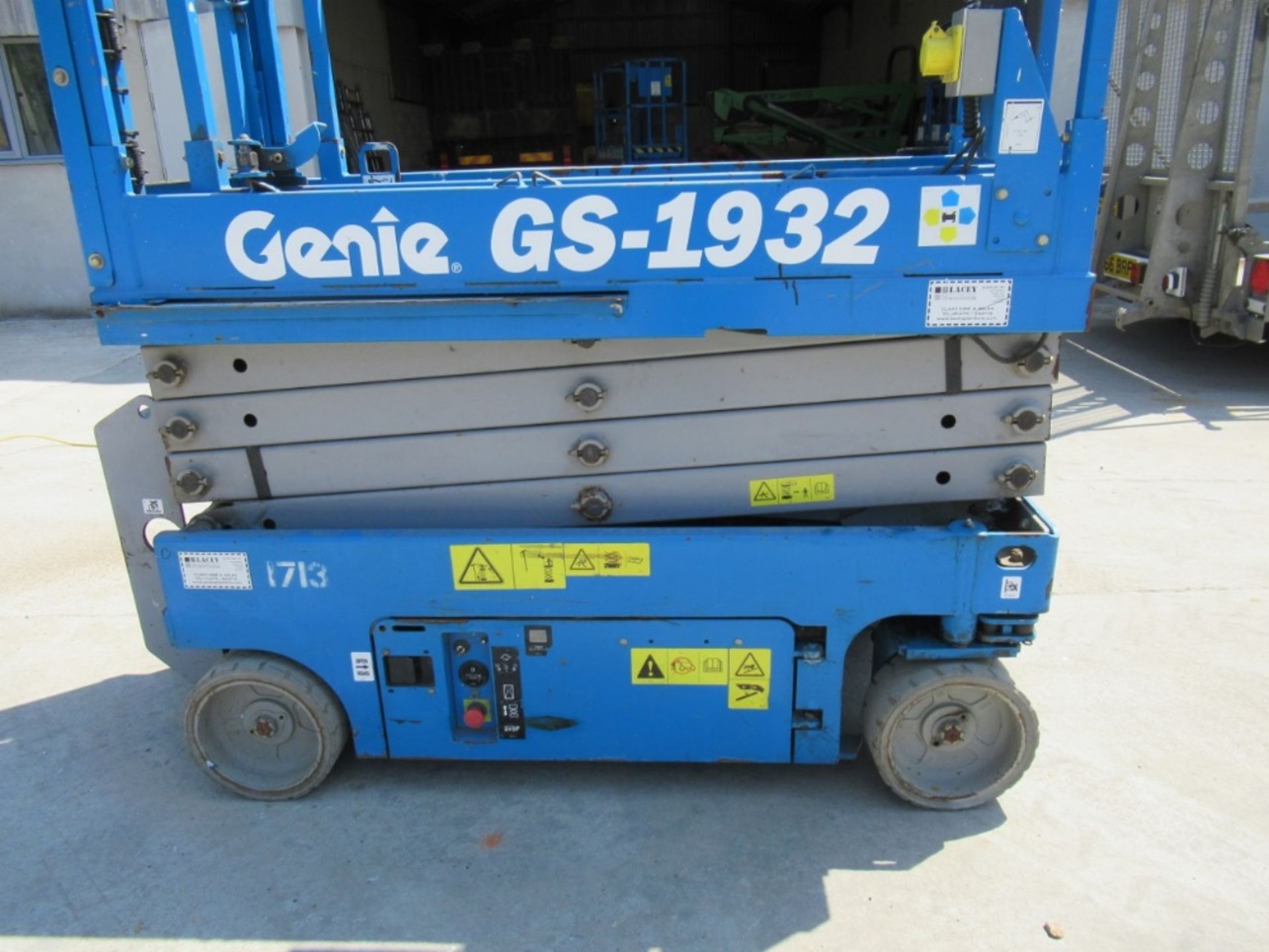 GENIE GS1932 SCISSOR LIFT ACCESS PLATFORM - Image 12 of 14