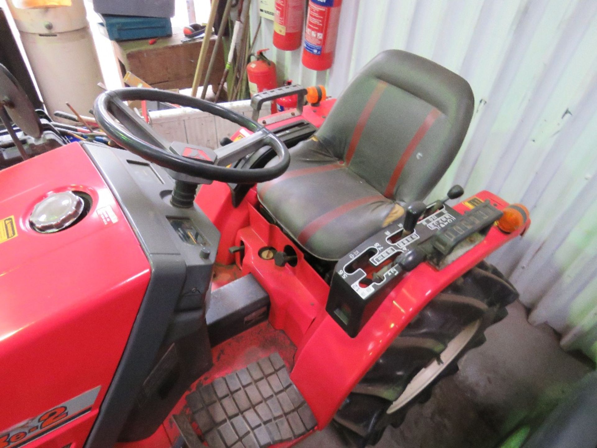 YANMAR KE2 4WD COMPACT TRACTOR WITH REAR LINKAGE WHEN TESTED WAS SEEN TO START, DRIVE, STEER AND BRA - Image 2 of 4