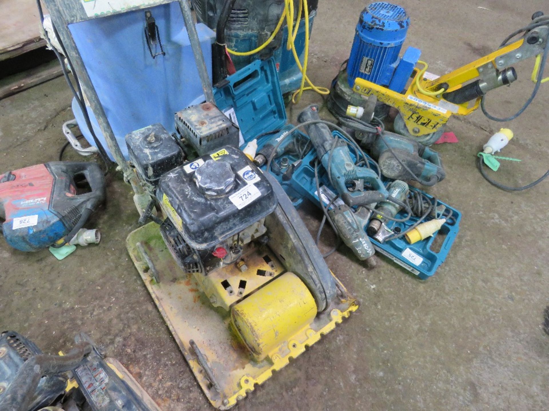 WACKER LARGE SIZED PETROL ENGINED COMPACTION PLATE. WHEN TESTRED WAS SEEN TO TURN OVER BUT NOT STA - Image 2 of 2