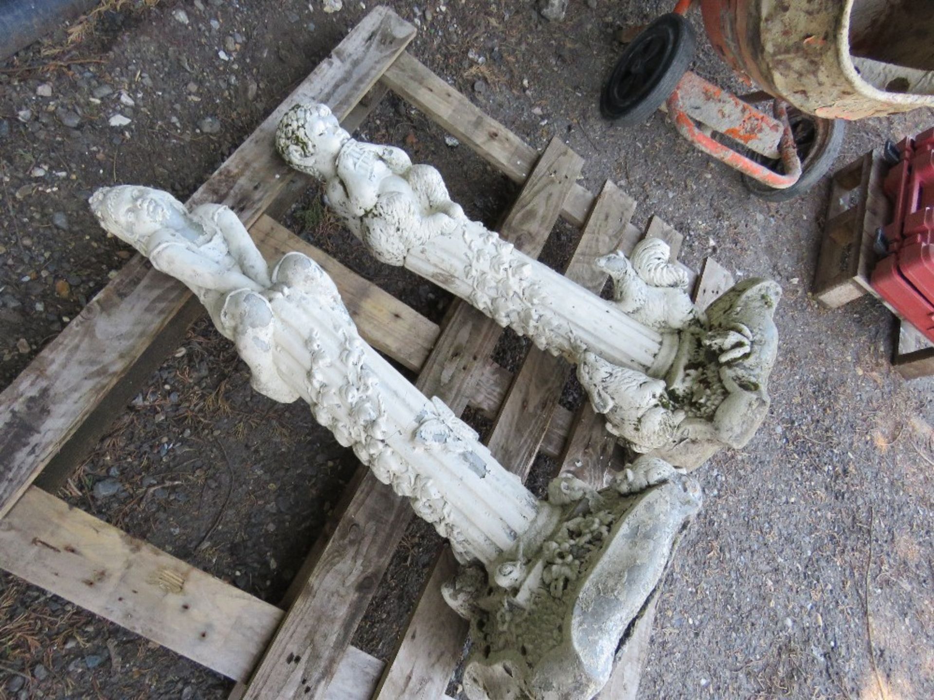 2 X GARDEN STATUES - Image 2 of 5