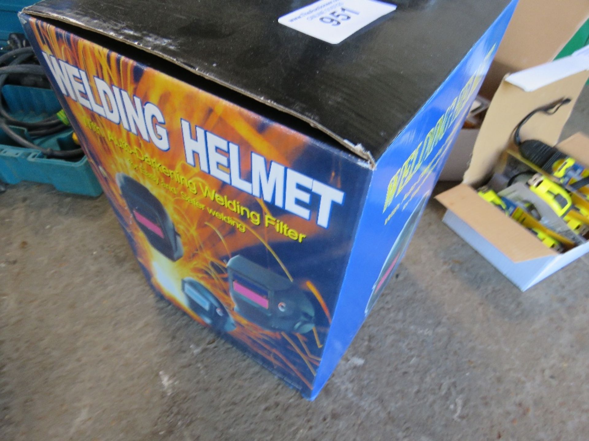 AUTO DARKENING WELDING HELMET - Image 2 of 2