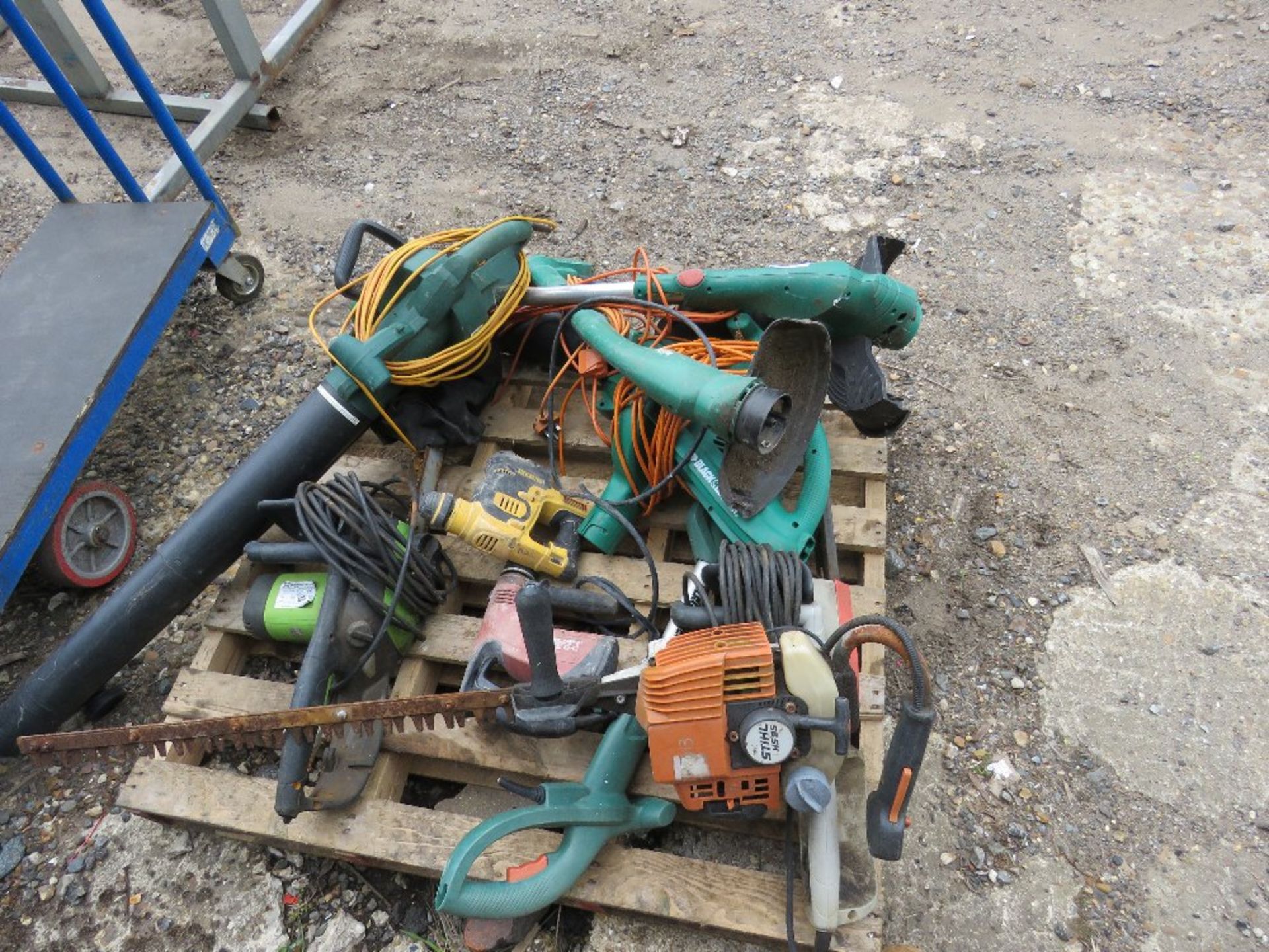 PALLET CONTAINING STIHL HEDGE CUTTER, 2 X ELECTRIC CHAINSAWS, HILTI AND DEWALT DRILLS, 2 X VACS, 3 X - Image 2 of 2