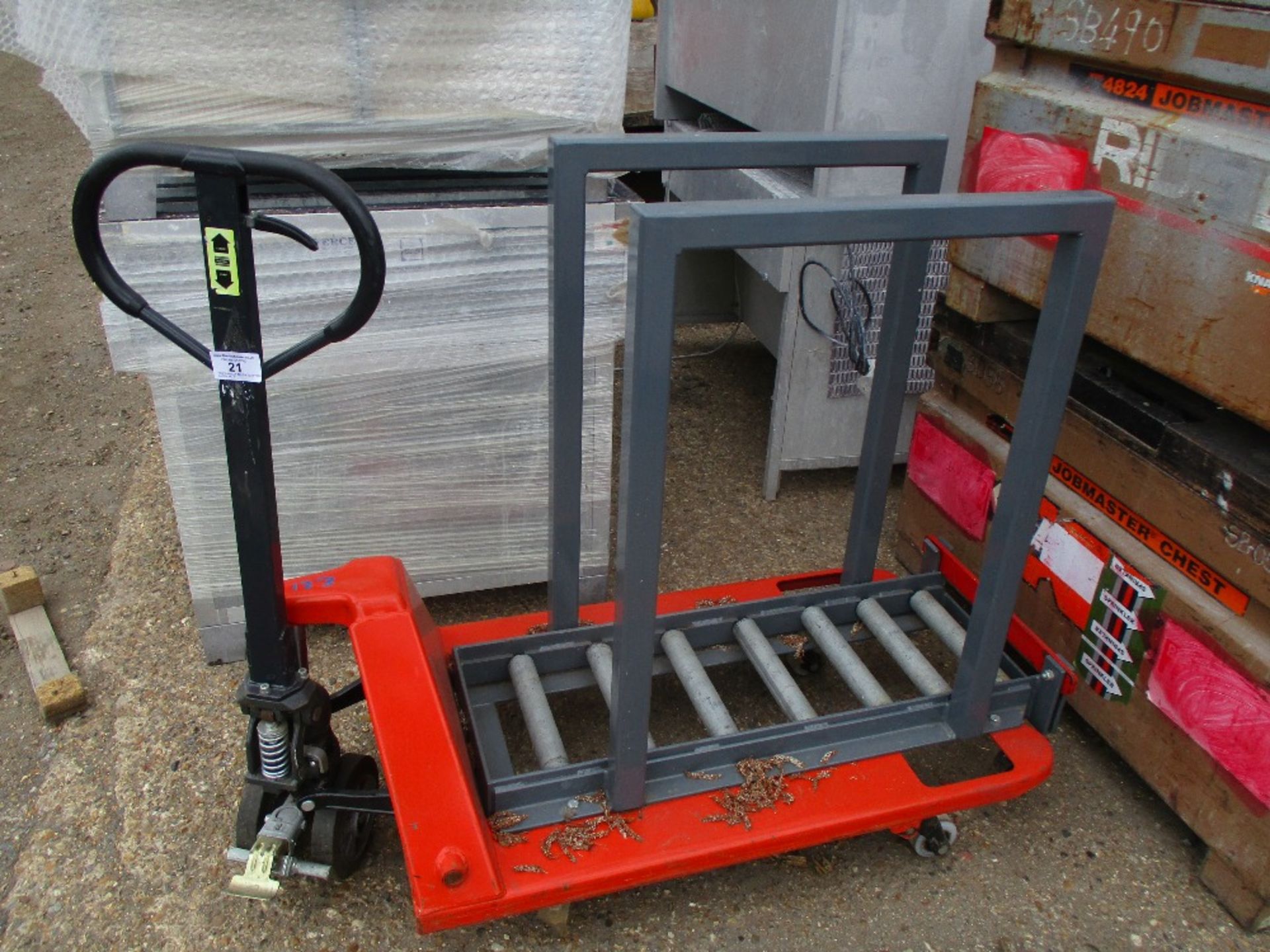 ATLET PALLET TRUCK ADAPTED TO CARRY BATTERIES, LITTLE USED