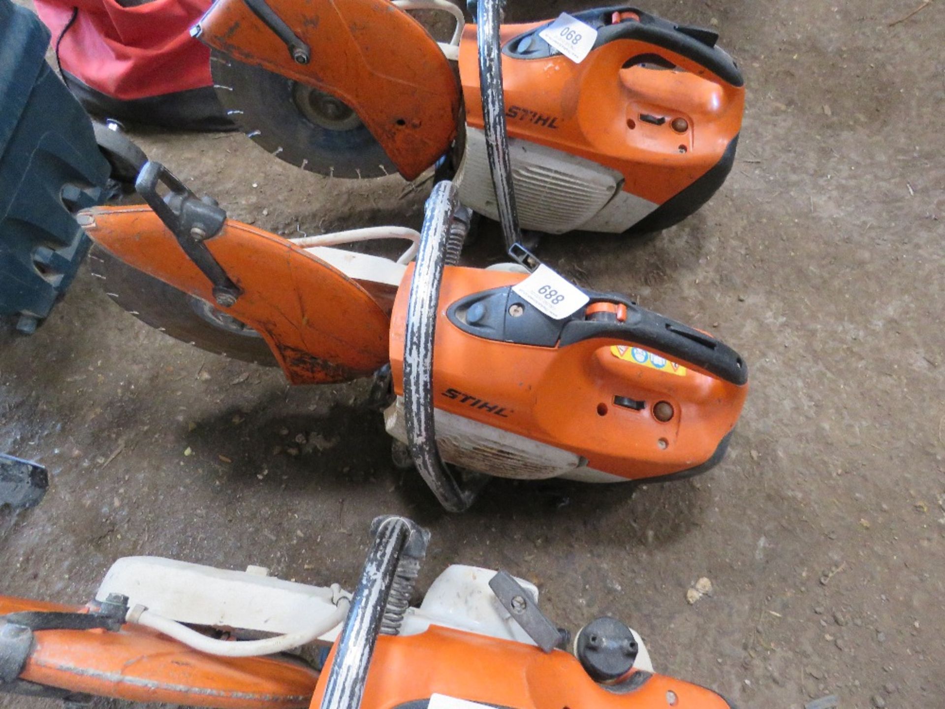 STIHL TS410 PETROL SAW. WHEN TESTED WAS SEEN TO RUN AND SHAFT TURNED - Bild 2 aus 2