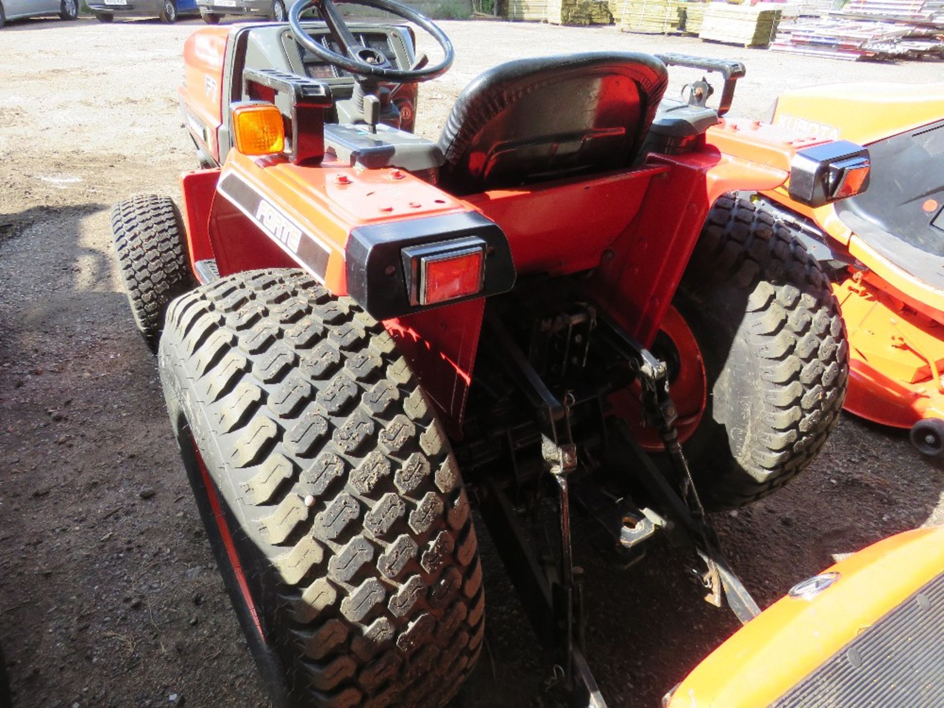 YANMAR F7 COMPACT TRACTOR ON GRASS TYRES. 125 REC HRS. WHEN TESTED WAS SEEN TO RUN, DRIVE, STEER AND - Image 3 of 6