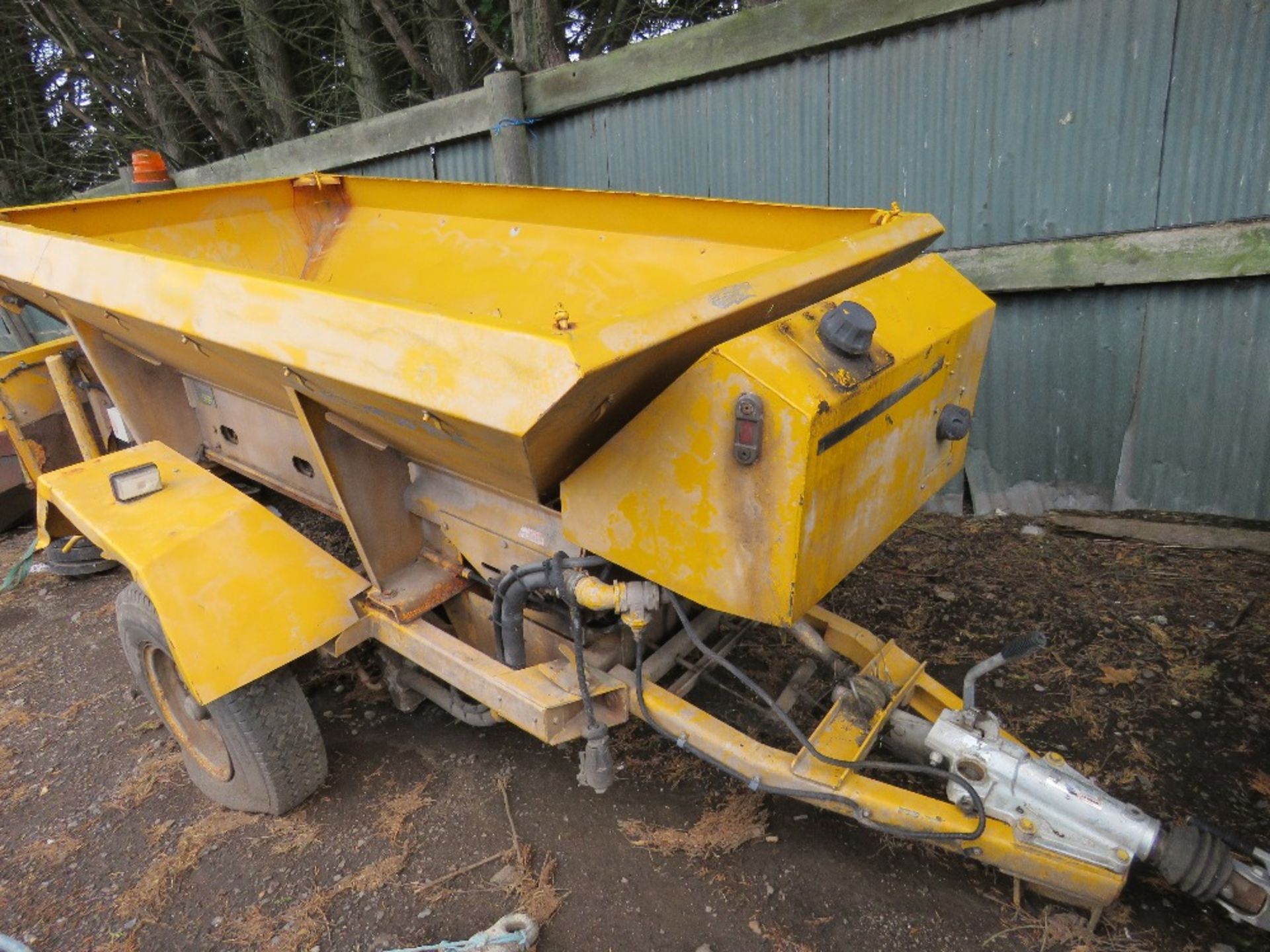 ECON TOWED SALT SPREADER UNIT - Image 2 of 4