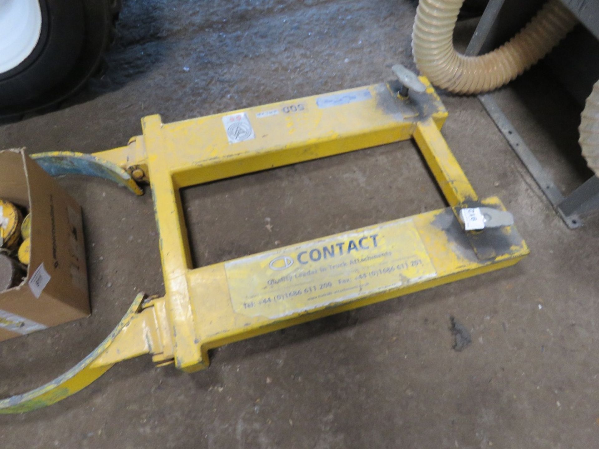 500KG RATED FORKLIFT BARREL LIFTING ATTACHMENT....EX COMPANY LIQUIDATION