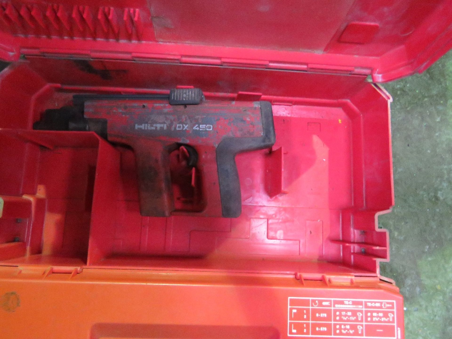 HILTI DX450 NAIL GUN