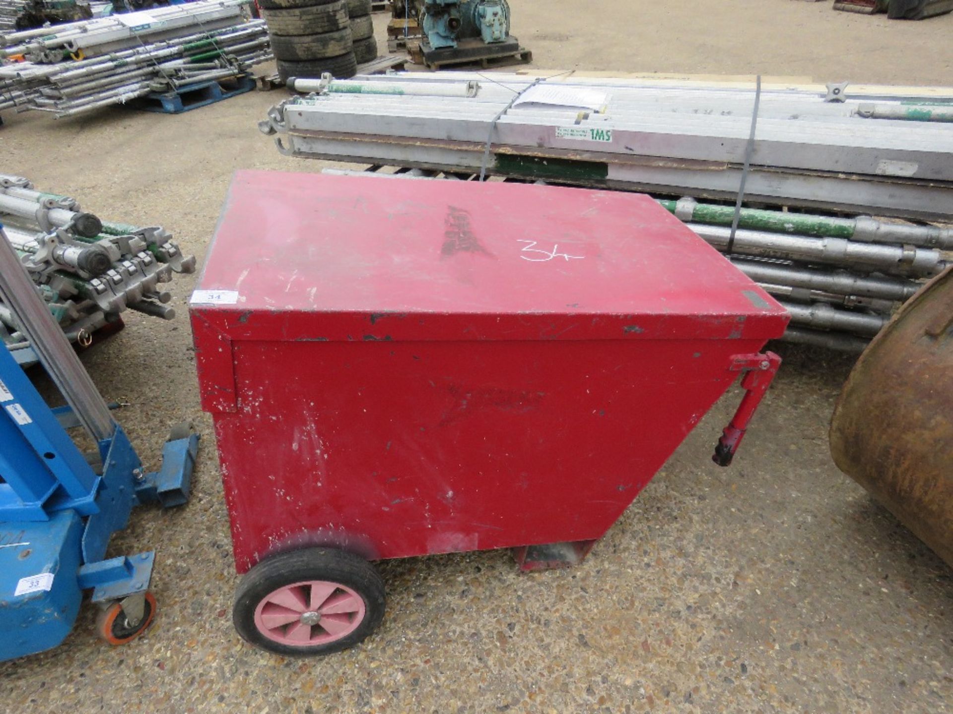 WHEELD TOOL BARROW WITH KEY. DIRECT FROM LOCAL COMPANY DUE TO DEPOT CLOSURE