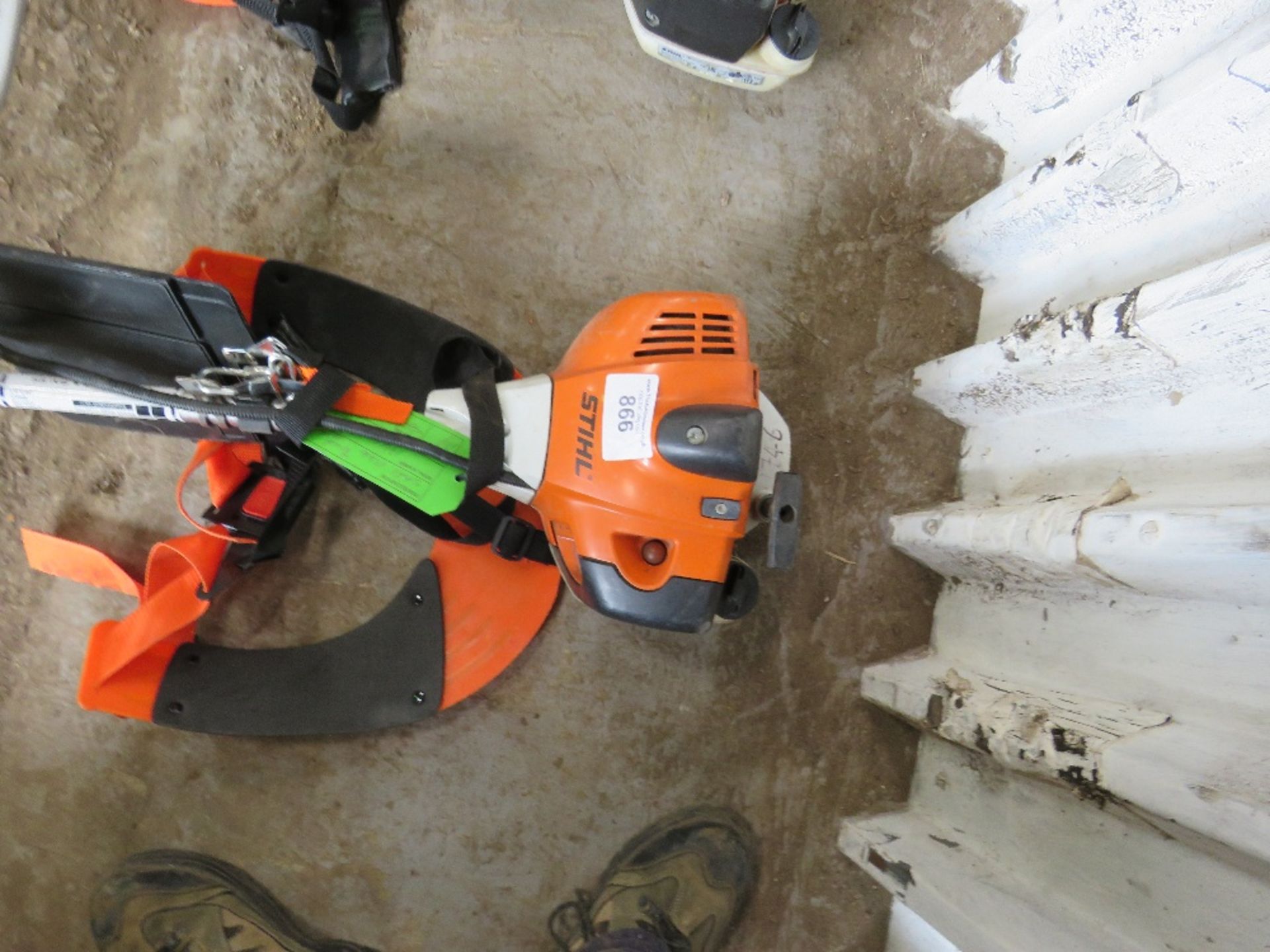 STIHL FS460C BRUSH CUTTER. DIRECT FROM LOCAL COMPANY DUE TO DEPOT CLOSURE. - Image 2 of 4