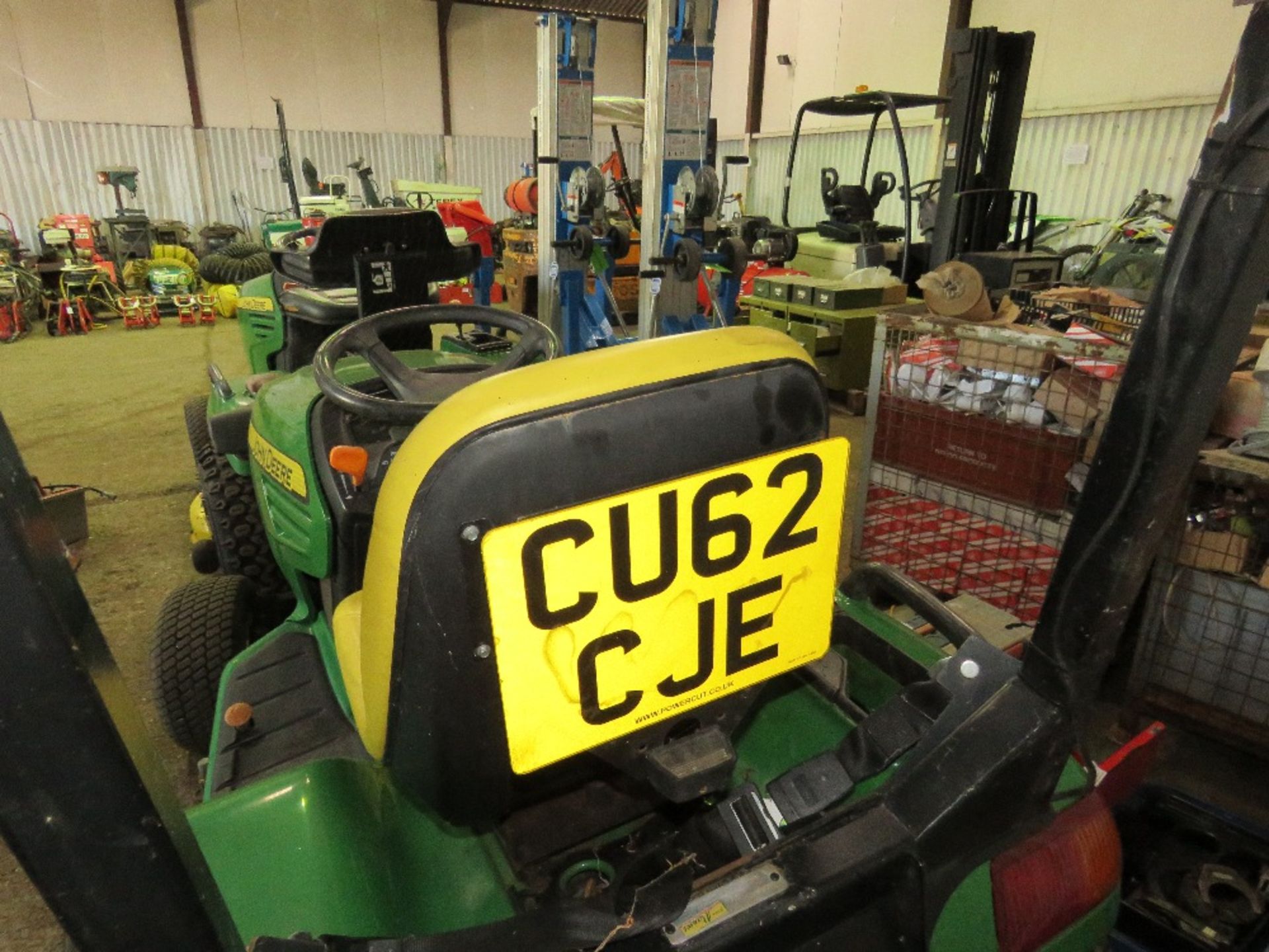 JOHN DEERE X740 2WD RIDE ON MOWER. WHEN TESTED WAS SEEN TO RUN, DRIVE, STEER AND MOWERS TURNED. 1416 - Image 4 of 4