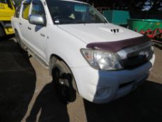 TOYOTA HILUX HL2 DOUBLE CAB PICKUP TRUCK. MANUAL. REG:YG10 NJY. 296,071 REC MILES. DIRECT EX LOCAL C