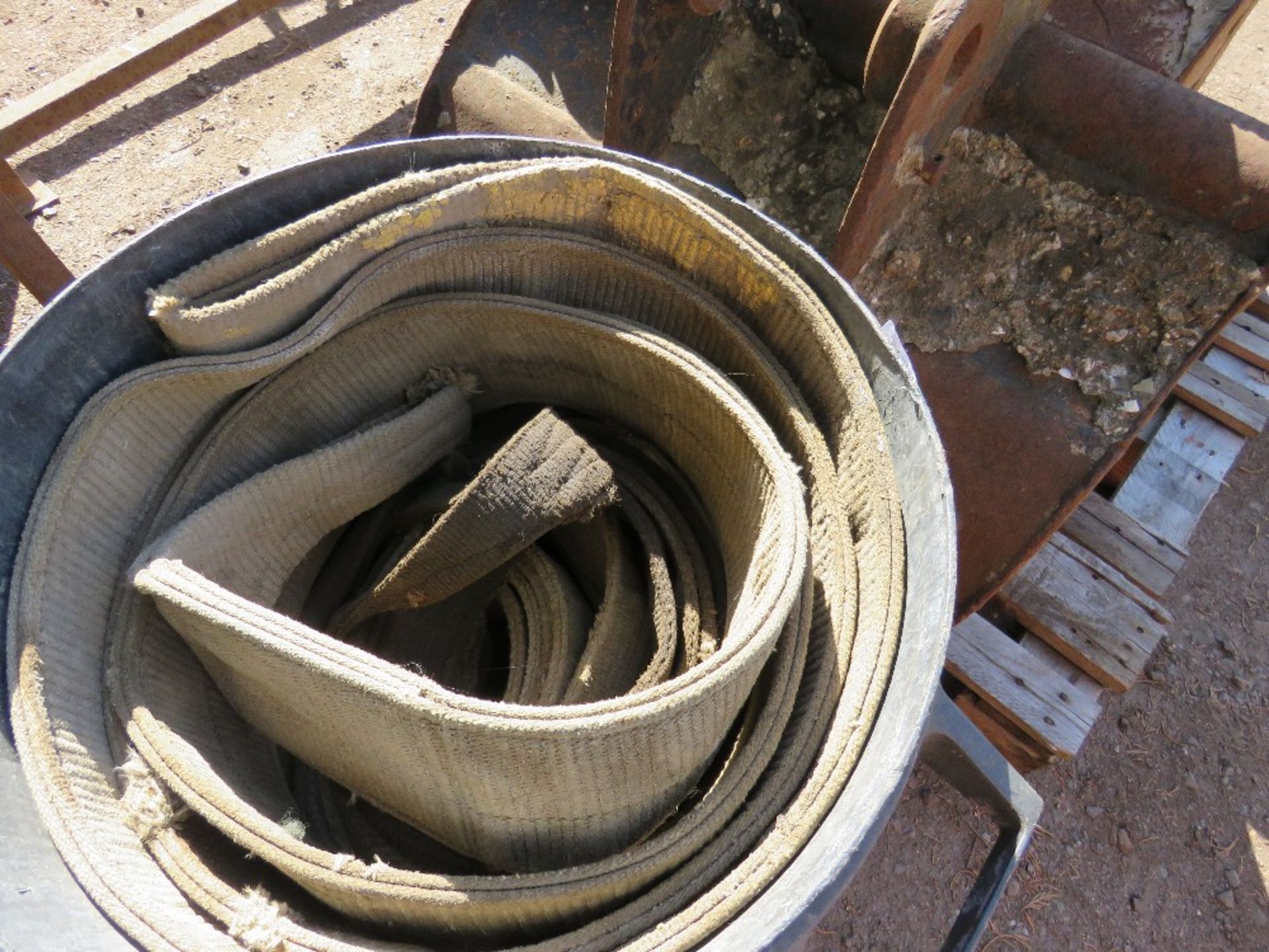 BIN OF LIFTING SLINGS. UNTESTED. - Image 2 of 2