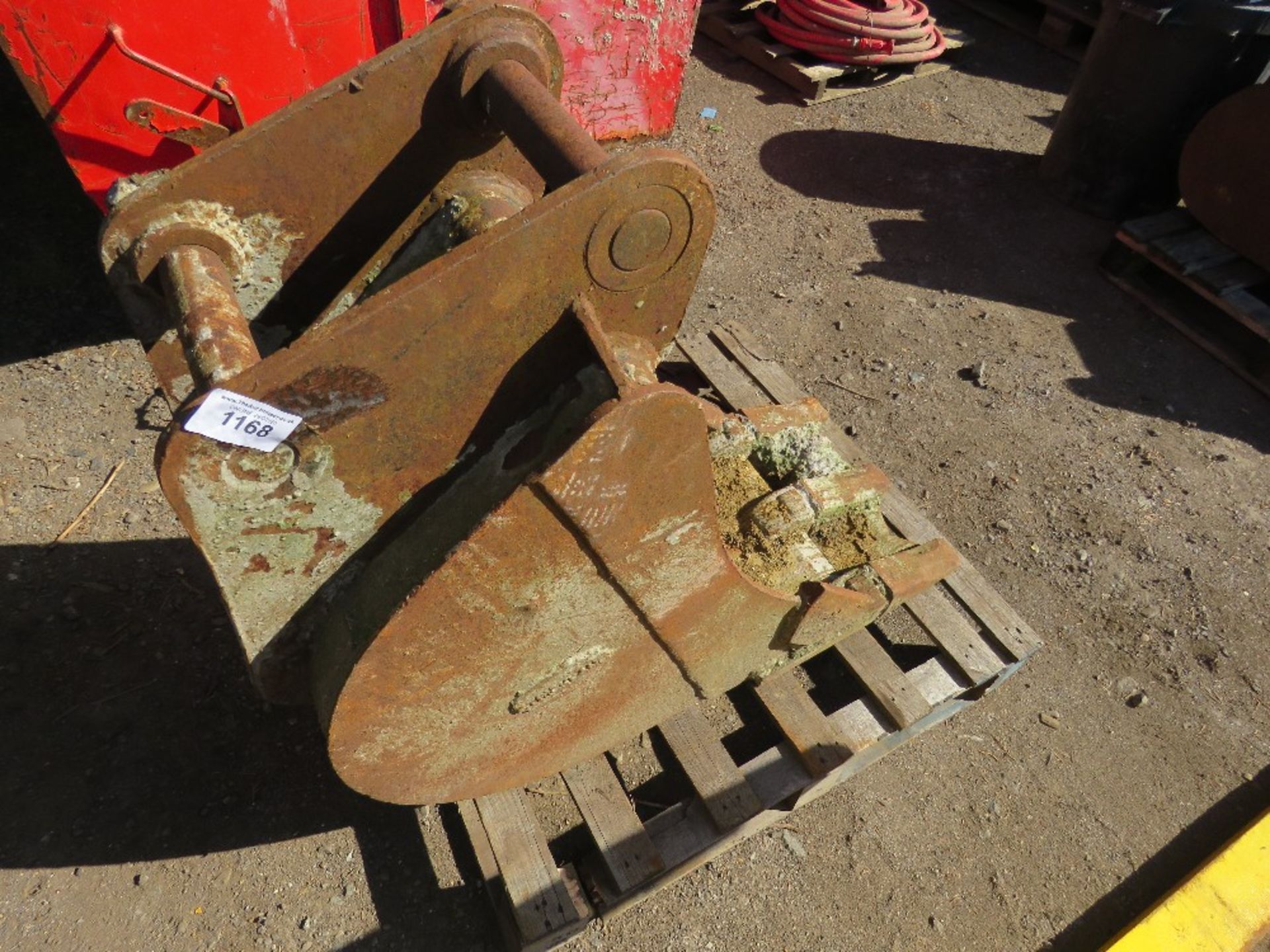 45CM WIDE EXCAVATOR BUCKET ON 50MM PINS.