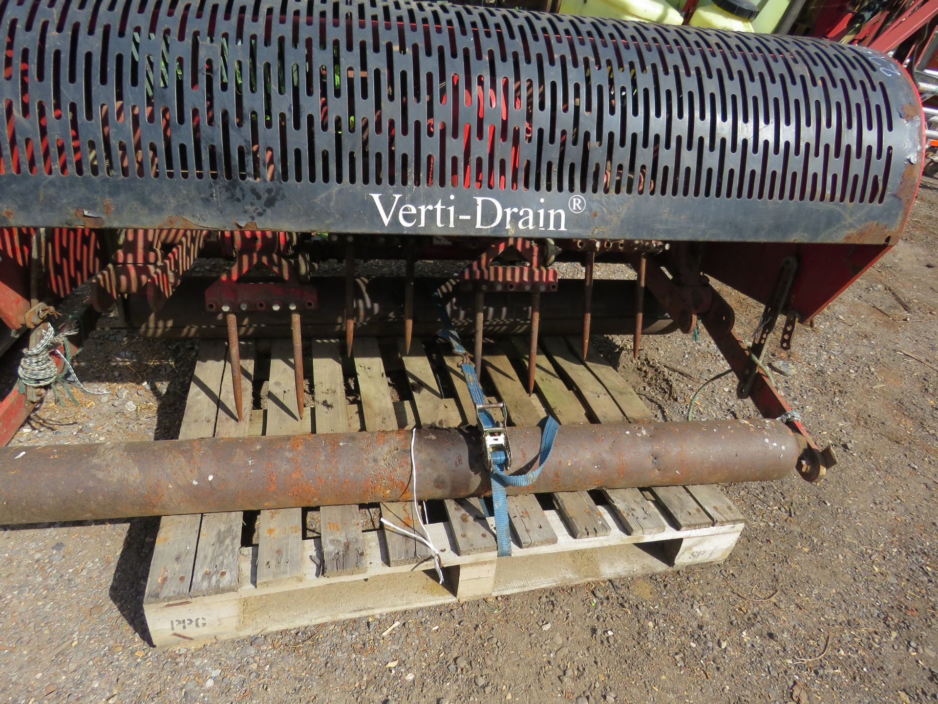 CHARTERHOUSE VERTIDRAIN 7316 TRACTOR MOUNTED AERATOR. 5FT WIDE APPROX. - Image 3 of 3