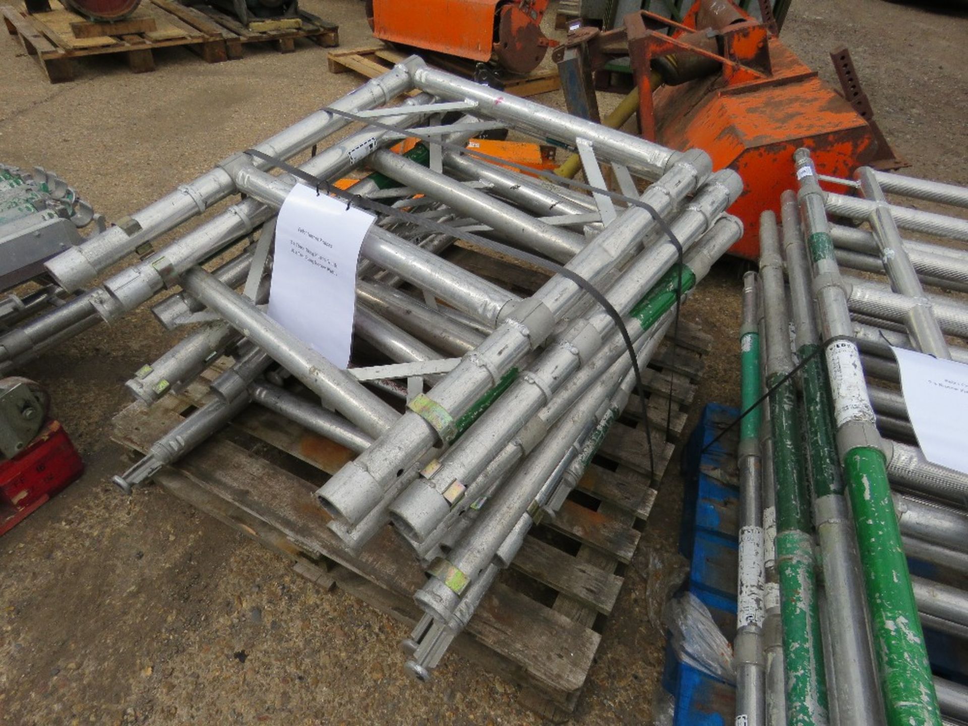 PALLET OF NARROW SCAFFOLD TOWER FRAMES. DIRECT FROM LOCAL COMPANY DUE TO DEPOT CLOSURE - Image 3 of 3