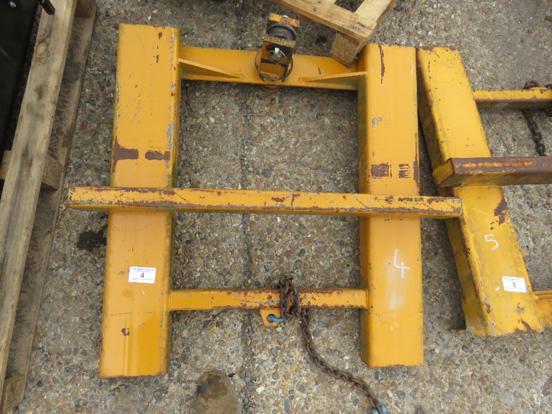 FORKLIFT MOUNTING FRAME TO TAKE BLOCK GRAB ETC