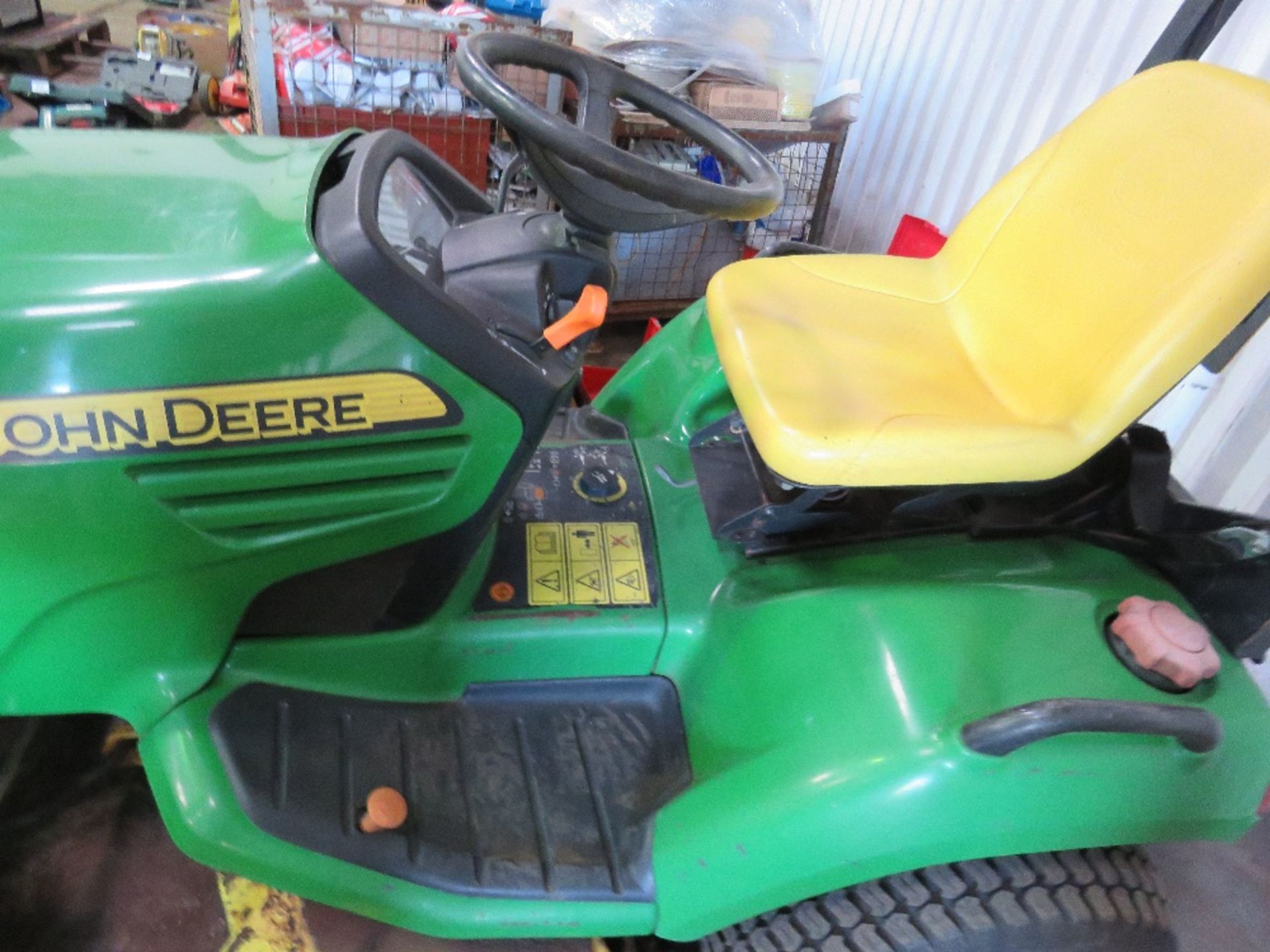 JOHN DEERE X740 2WD RIDE ON MOWER. WHEN TESTED WAS SEEN TO RUN, DRIVE, STEER AND MOWERS TURNED. 1416 - Image 2 of 4