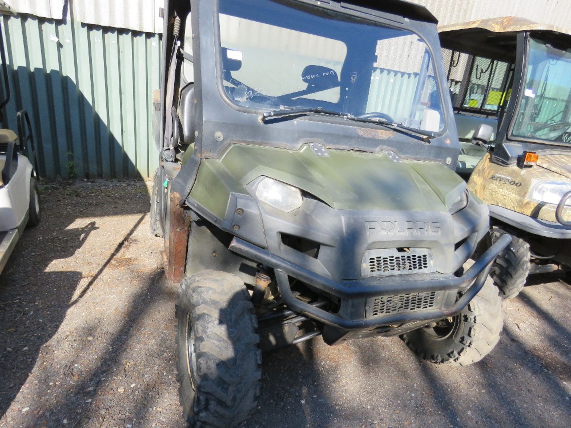 POLARIS RANGER 900 RTV WITH FULL CAB. REG:EU11HWS. 4038 REC HRS. WHEN TESTED WAS SEEN TO START, DRI