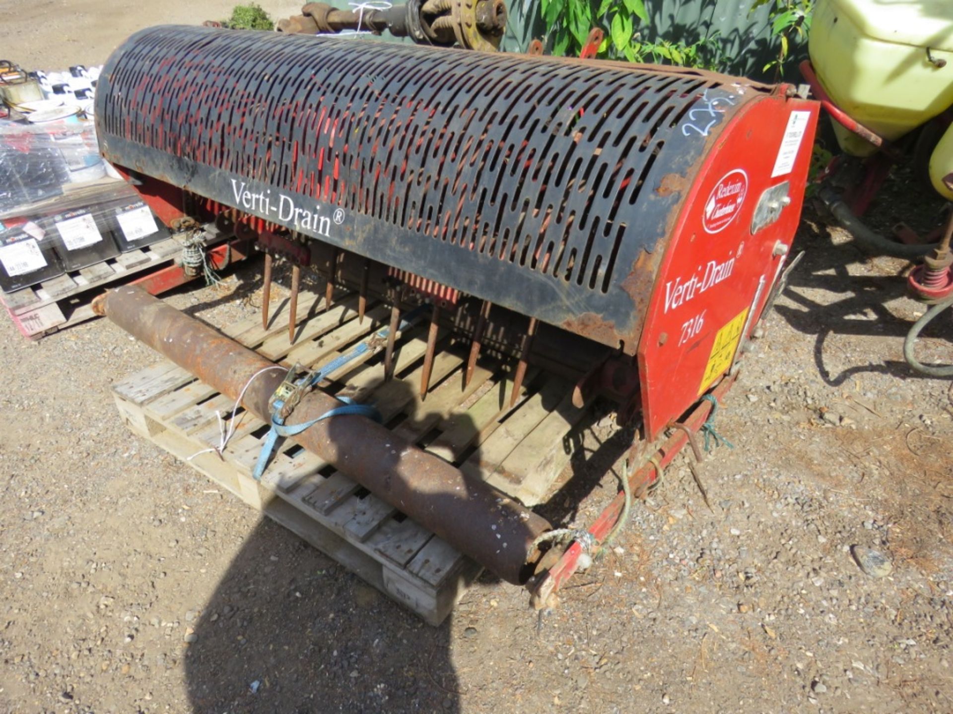 CHARTERHOUSE VERTIDRAIN 7316 TRACTOR MOUNTED AERATOR. 5FT WIDE APPROX.