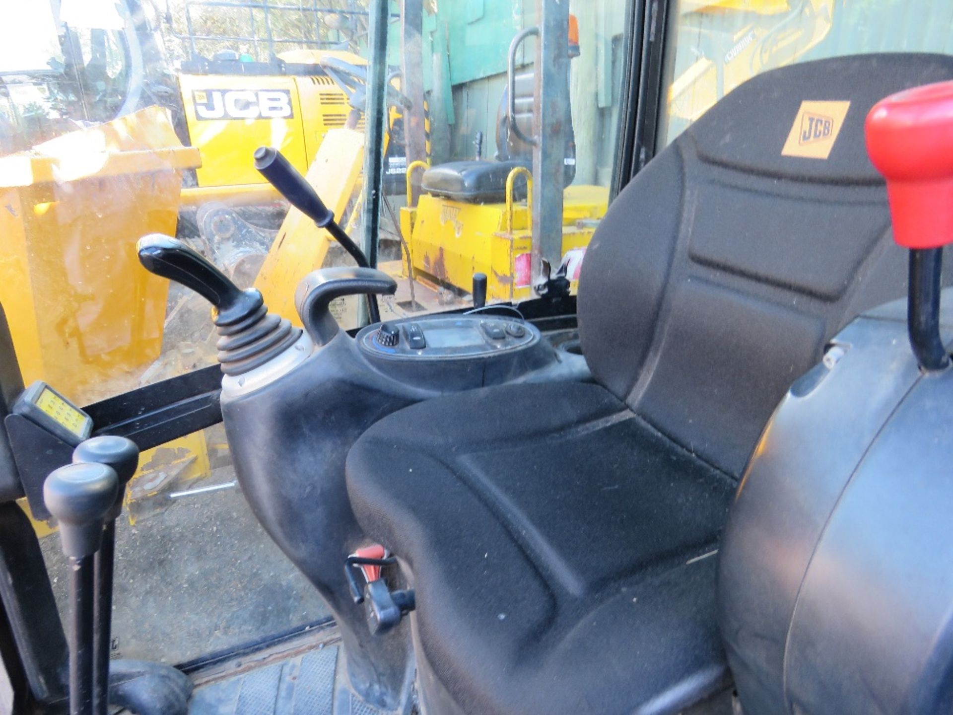 JCB 8018CTS MINI DIGGER YEAR 2014. EXPANDING TRACKS. 2307 REC HRS. 3 BUCKETS/ SN:JCB08018C02333213. - Image 8 of 11