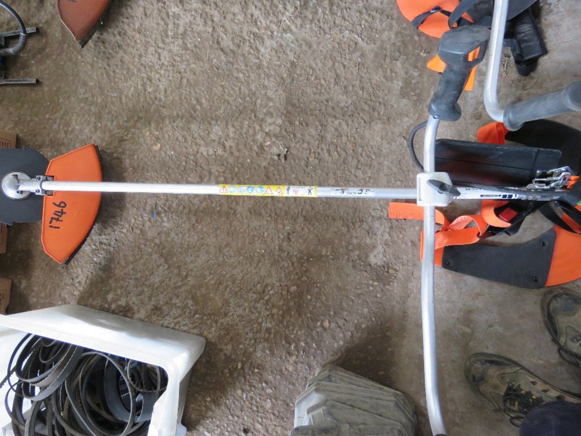 STIHL FS460C BRUSH CUTTER. DIRECT FROM LOCAL COMPANY DUE TO DEPOT CLOSURE. - Image 3 of 4