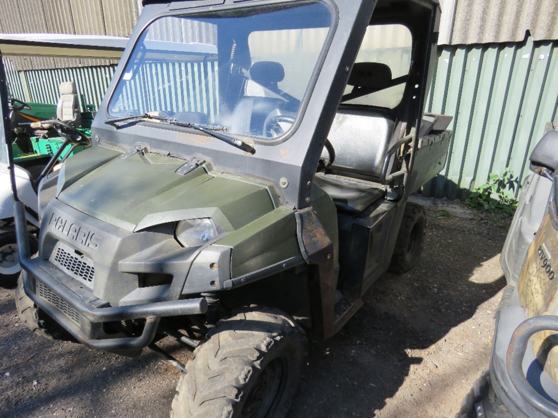 POLARIS RANGER 900 RTV WITH FULL CAB. REG:EU11HWS. 4038 REC HRS. WHEN TESTED WAS SEEN TO START, DRI - Image 3 of 6