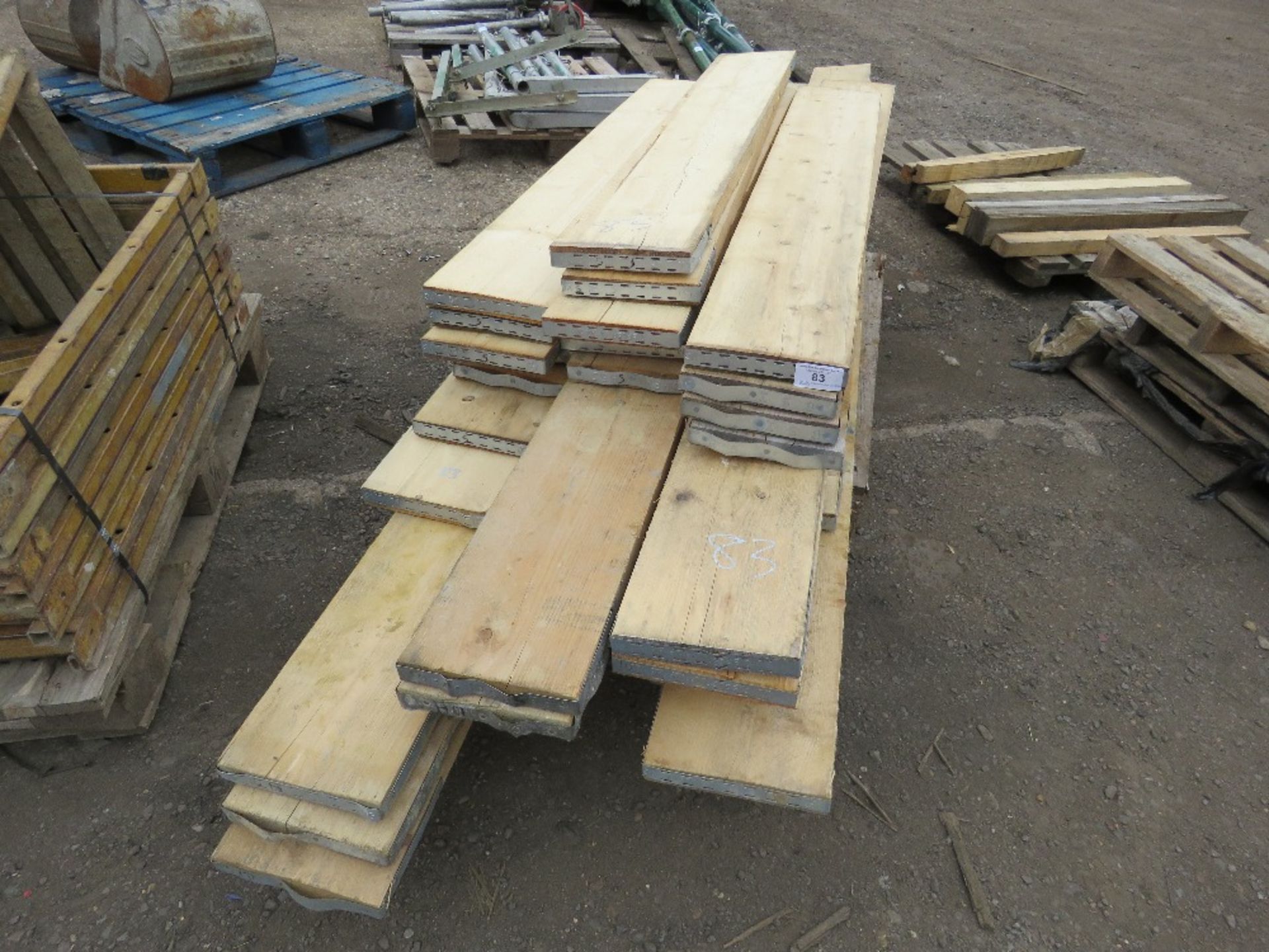 PALLET OF MIXED LENGTH SCAFFOLD BOARDS, 4FT6" TO 10FT APPROX.