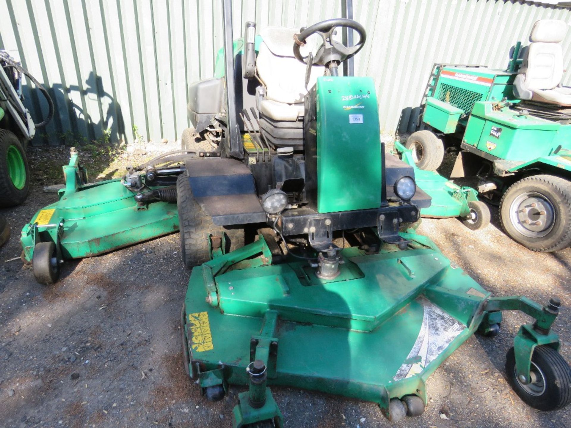 RANSOMES HR6010RAN BATWING RIDE ON MOWER. SN:EA000862 REC HRS. 2883 REC HRS. WHEN TESTED WAS SEEN T