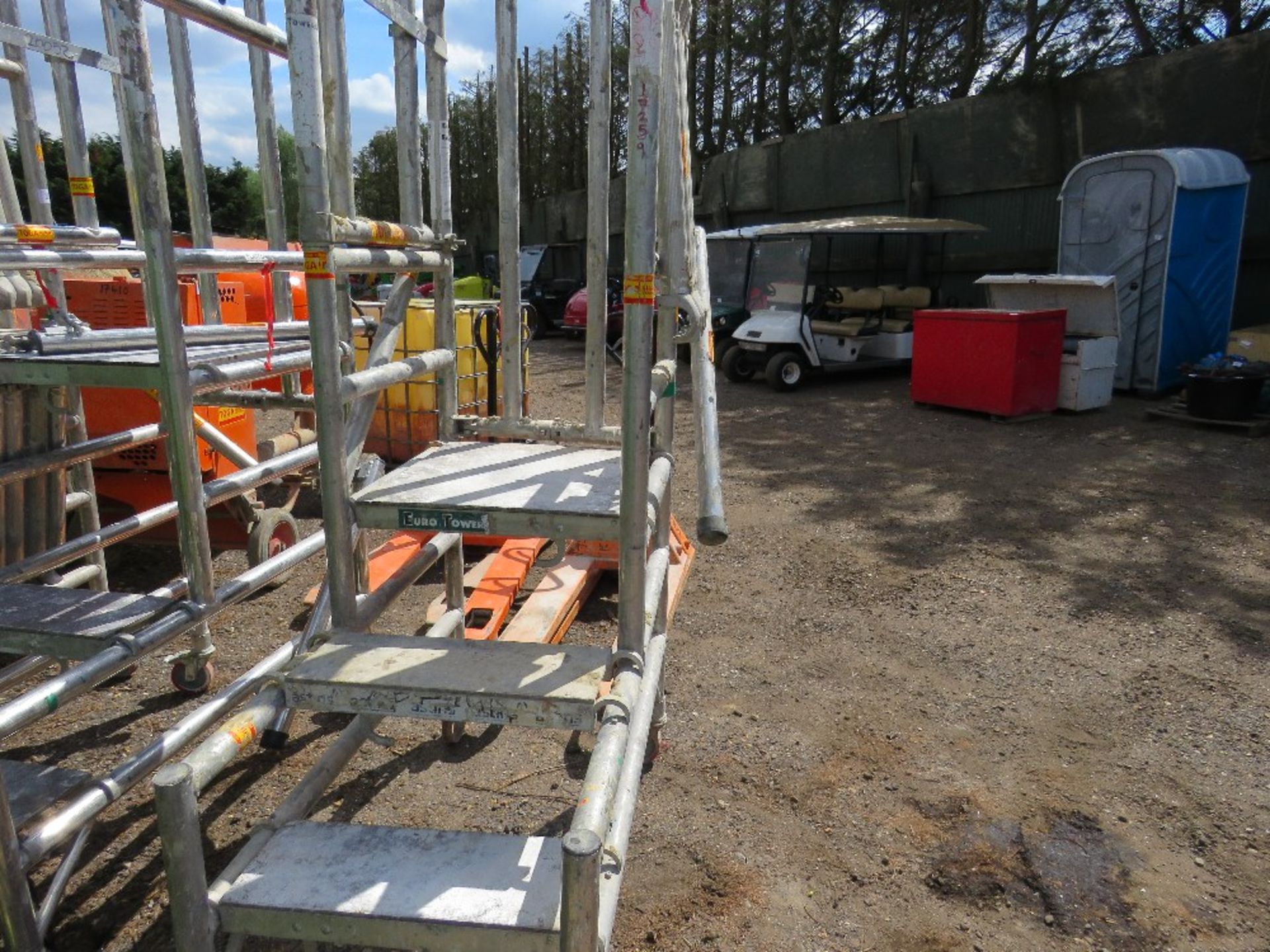 EUROTOWER ALUMINIUM PODIUM WITH STEPS AND BARS. - Image 4 of 4