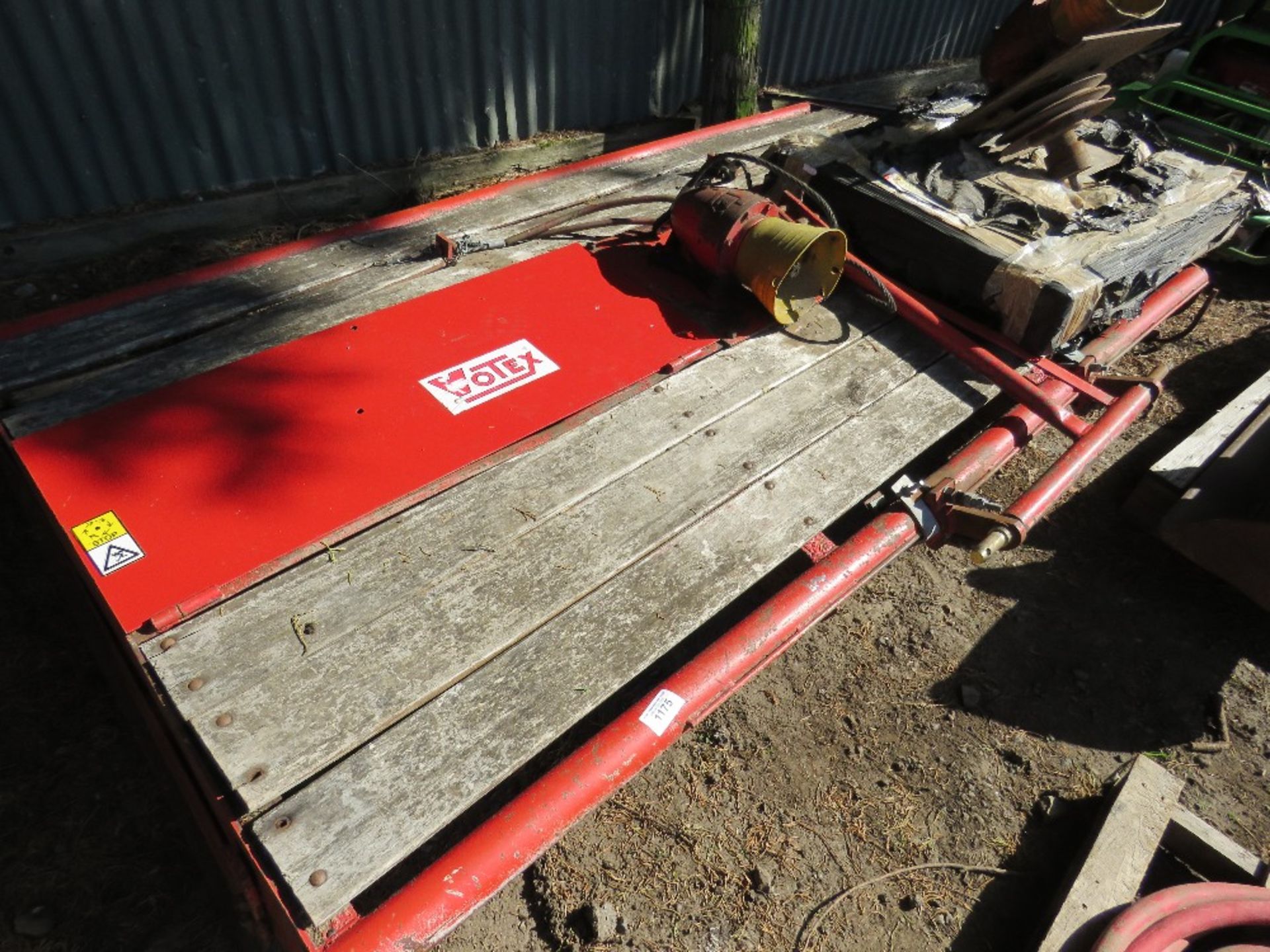 VOTEX TRACTOR MOUNTED TOPPER. 8FT WIDE APPROX. WITH A SPARE GEARBOX (BOUGHT AS A SPARE BUT NEVER INS