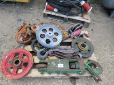 PALLET OF CRANE PULLEYS/SHEAFS, SNATCH BLOCKS ETC