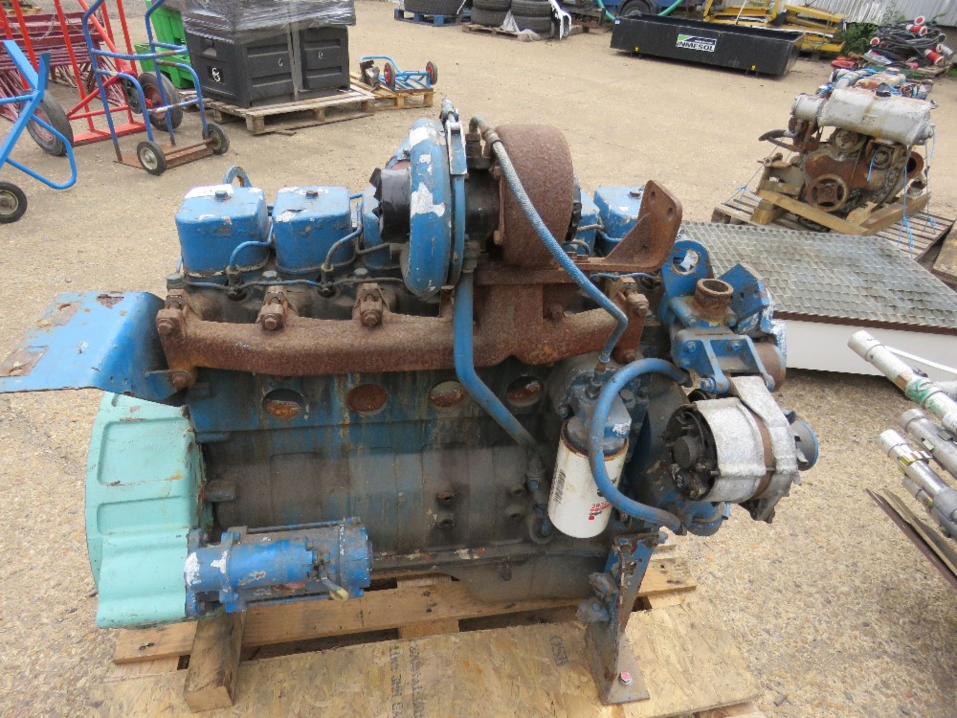 BLUE CUMMINS B SERIES 6 CYLINDER ENGINE - Image 2 of 2