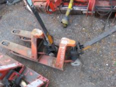 2 X HYDRAULIC PALLET TRUCKS.