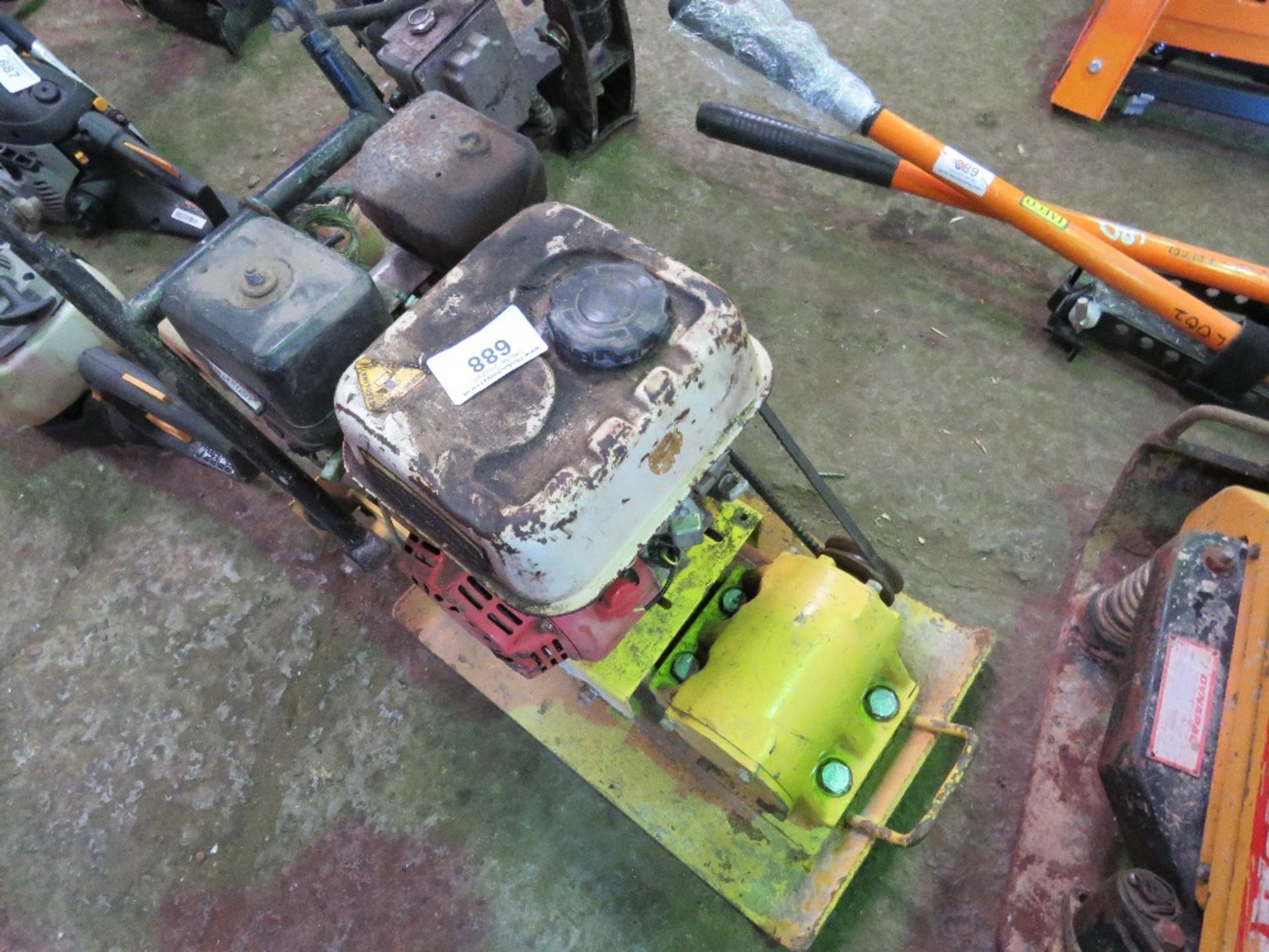 PETROL ENGINED COMPACTION PLATE. - Image 2 of 2
