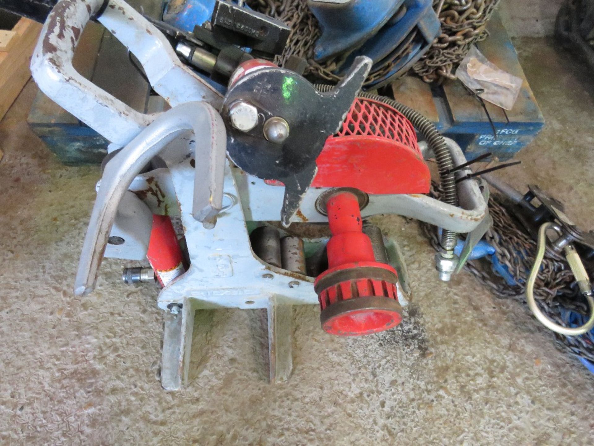 RIDGID 258 ROLL GROOVE PIPE TOOL WITH FOOT PUMP. DIRECT EX LOCAL COMPANY DUE TO DEPOT CLOSURE