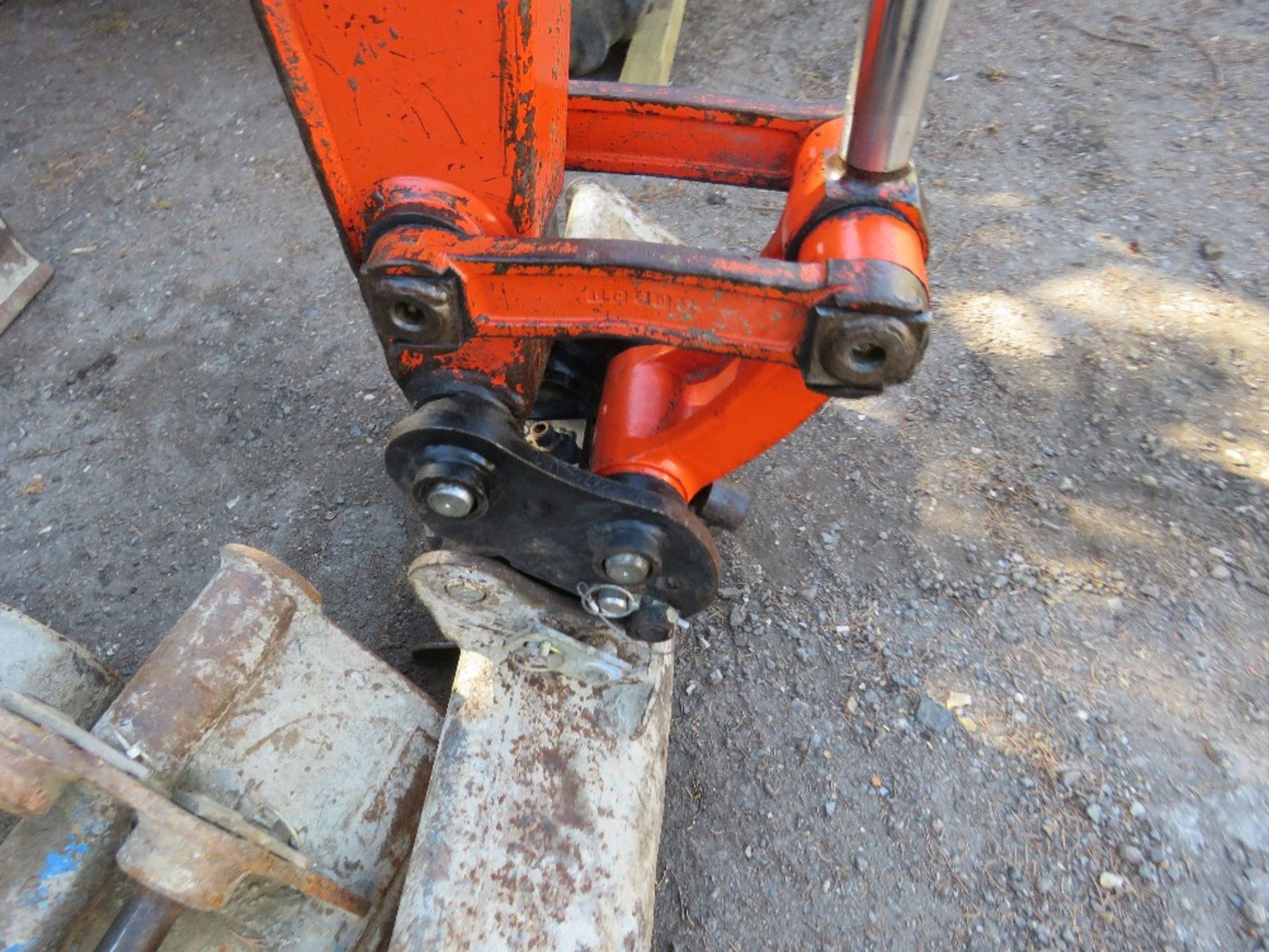 KUBOTA KX71-3 EXCAVATOR. 3 BUCKETS. YEAR 2006. 5274 RECORDED HOURS. WITH KEY AND RED KEY. SN:WKFRGN0 - Image 3 of 10