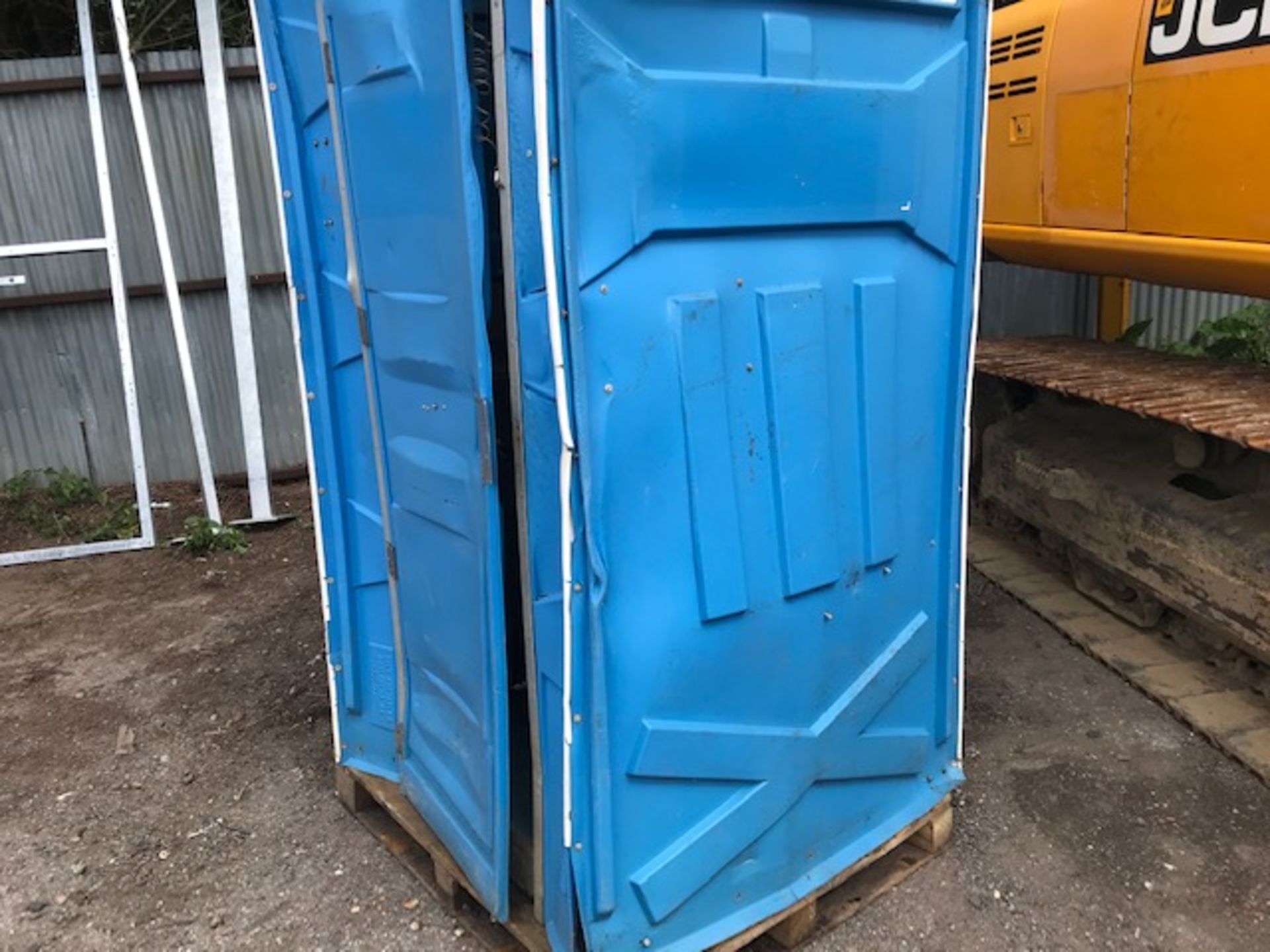 PORTABLE TOILET..FLOOR NEEDS ATTENTION - Image 2 of 5