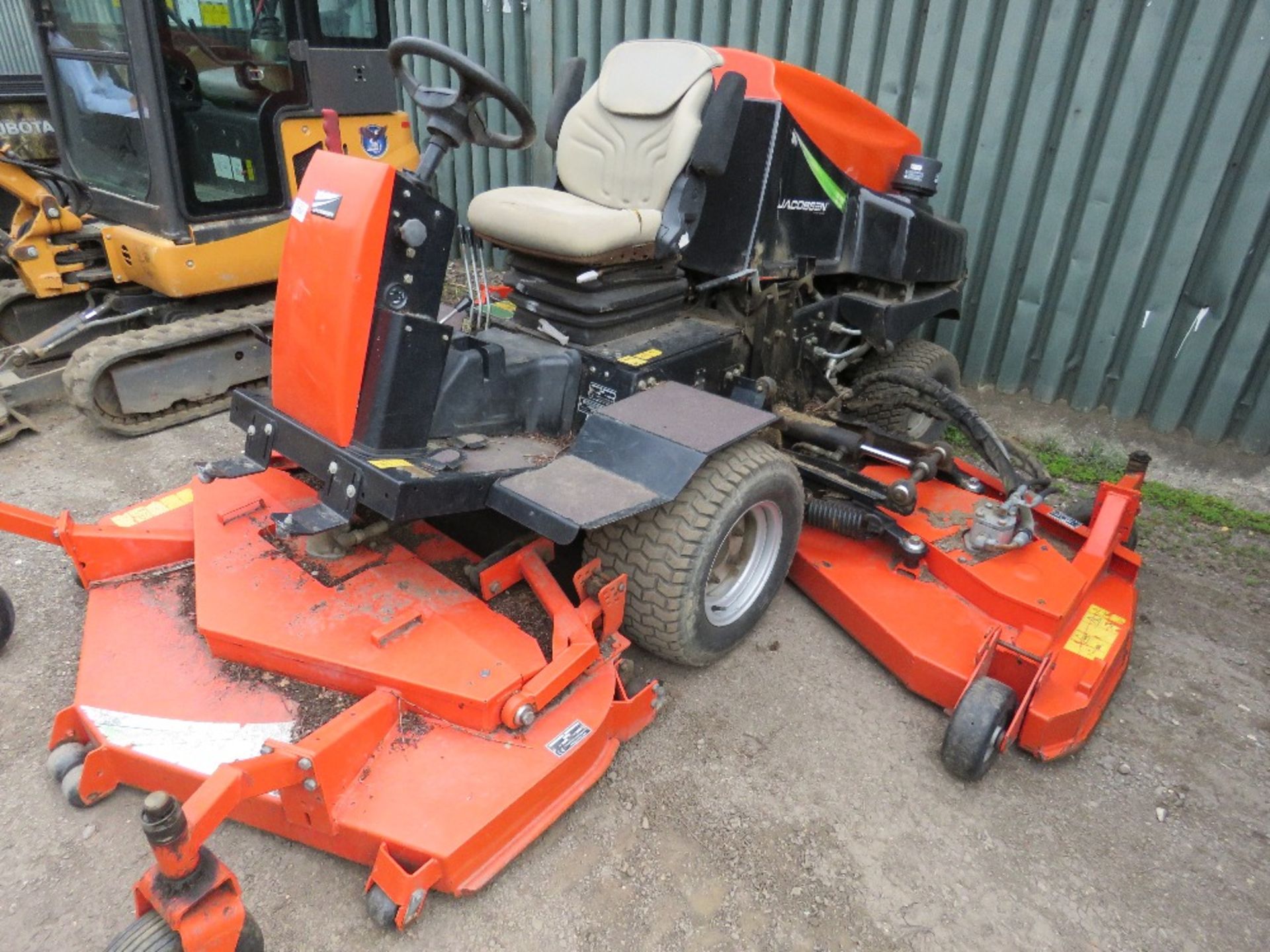 JACOBSEN HR6010 BAT WING RIDE ON TOPPER MOWER, 10FT CUT APPROX. - Image 2 of 4