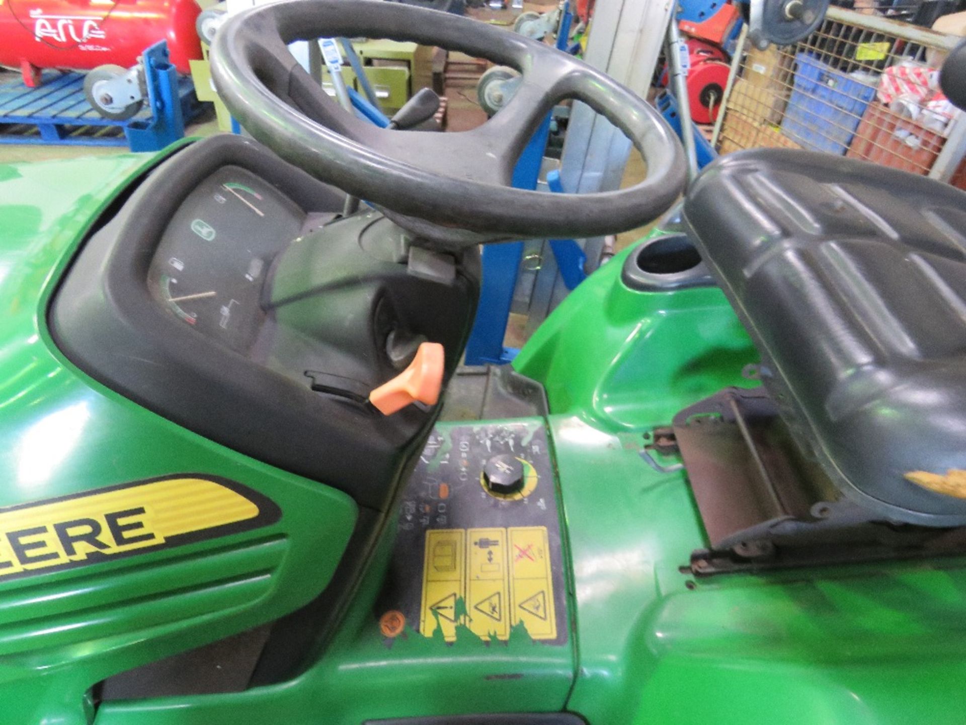 JOHN DEERE X748 4WD RIDE ON MOWER. WHEN TESTED WAS SEEN TO RUN, DRIVE, STEER AND MOWERS TURNED. - Image 3 of 5