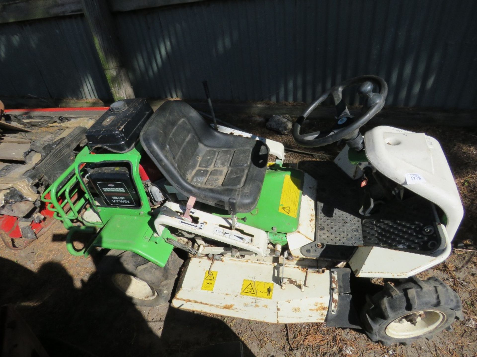 ETESIA BANK CUTTING MOWER. RUNS BUT NEED DRIVE BELT AND BATTERY. UNTESTED. - Image 2 of 3