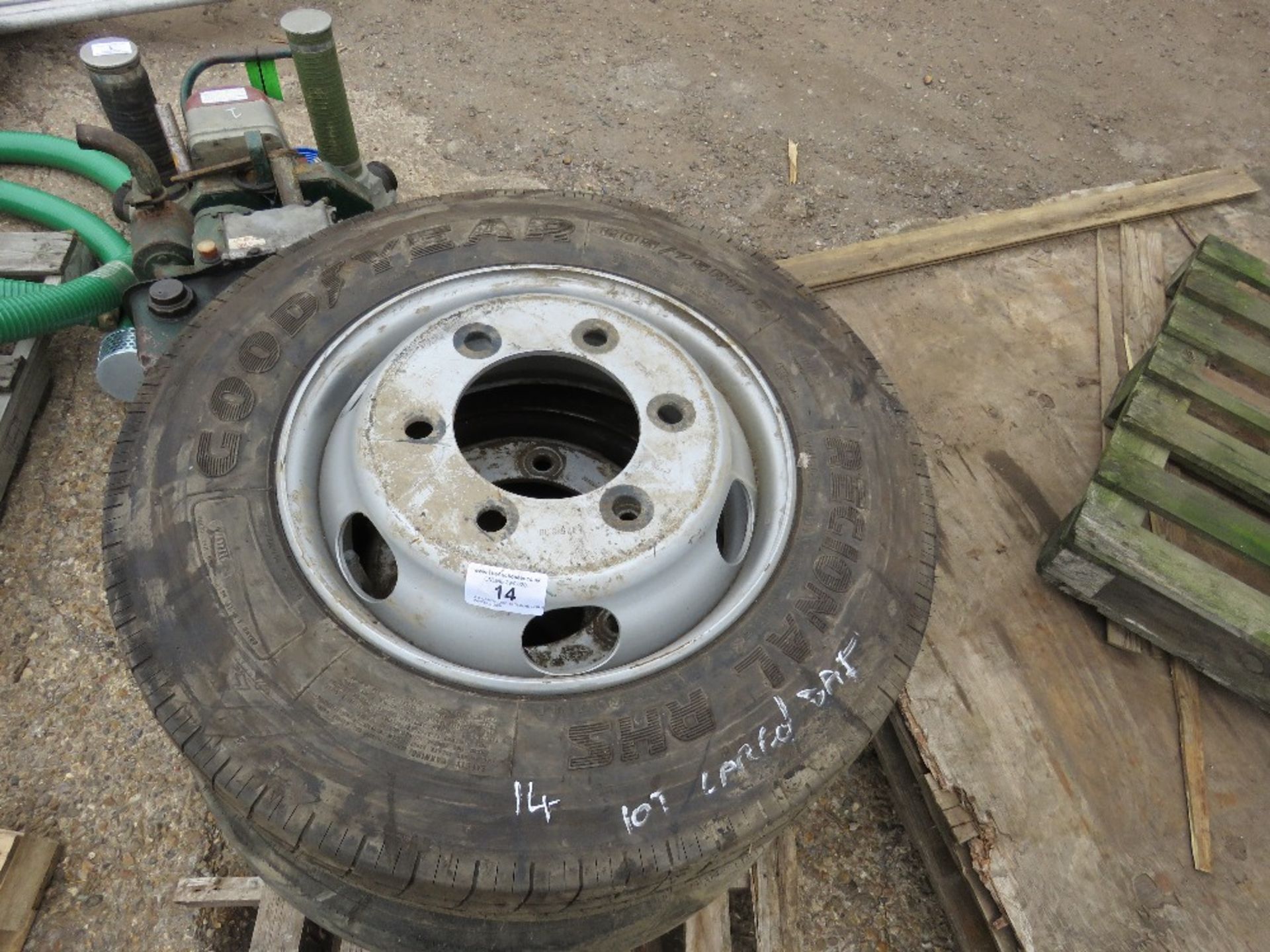 4 X CARGO/DAF 10 TONNE LORRY WHEELS 205/75R17.5 - Image 2 of 2