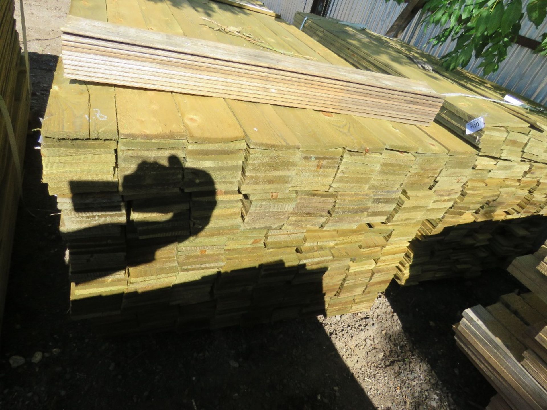 large pack of feather edge cladding timber 1.8m x 10cm. - Image 2 of 2