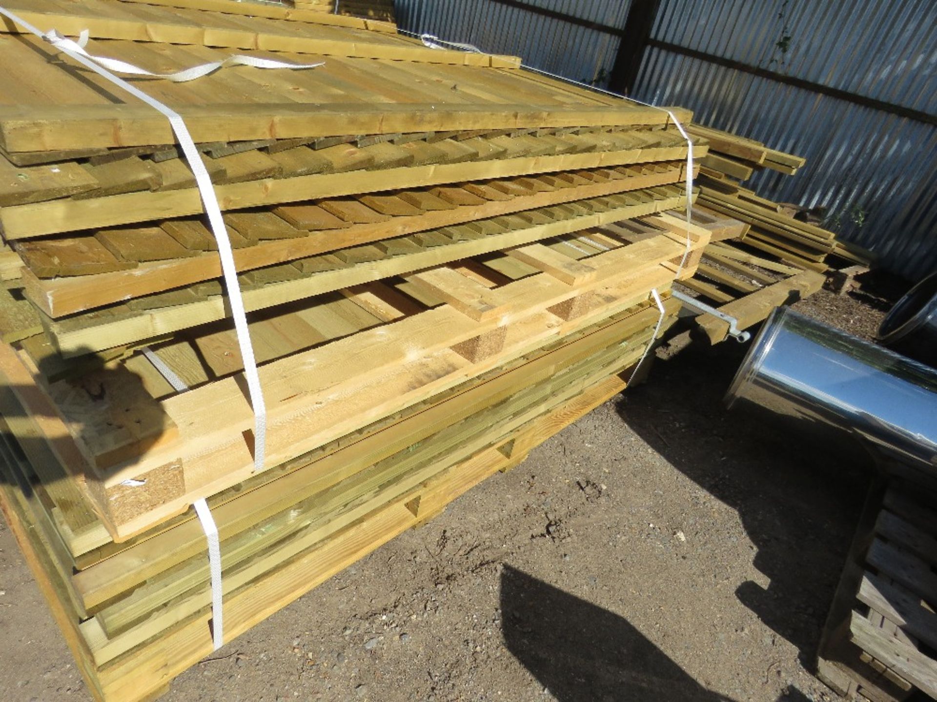 STACK OF 16NO APPROX WOODEN FENCING PANELS. - Image 3 of 3
