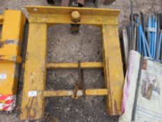 FORKLIFT MOUNTED FRAME TO TAKE HOOK OR CANTILVER BLOCK GRAB