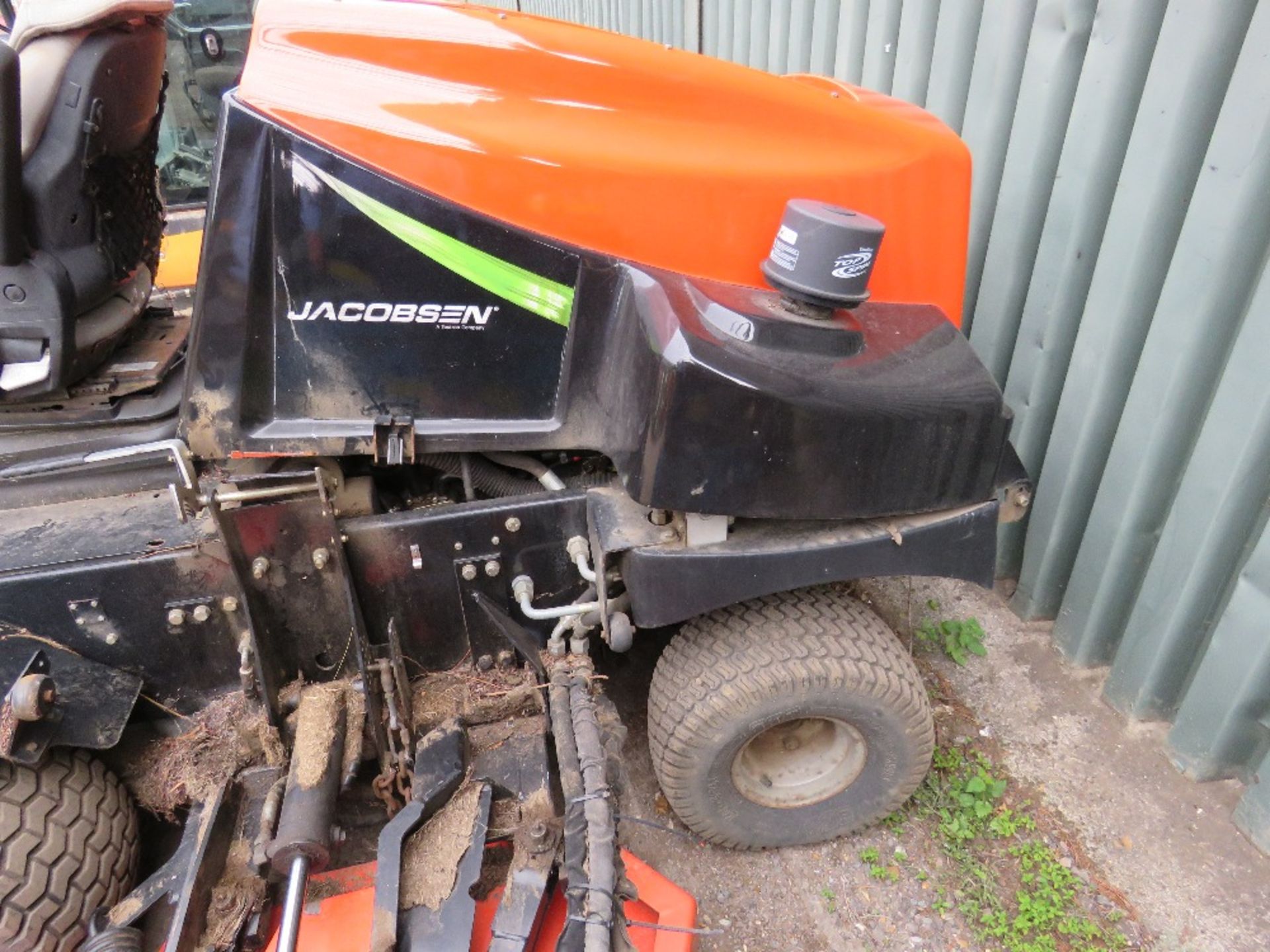 JACOBSEN HR6010 BAT WING RIDE ON TOPPER MOWER, 10FT CUT APPROX. - Image 3 of 4