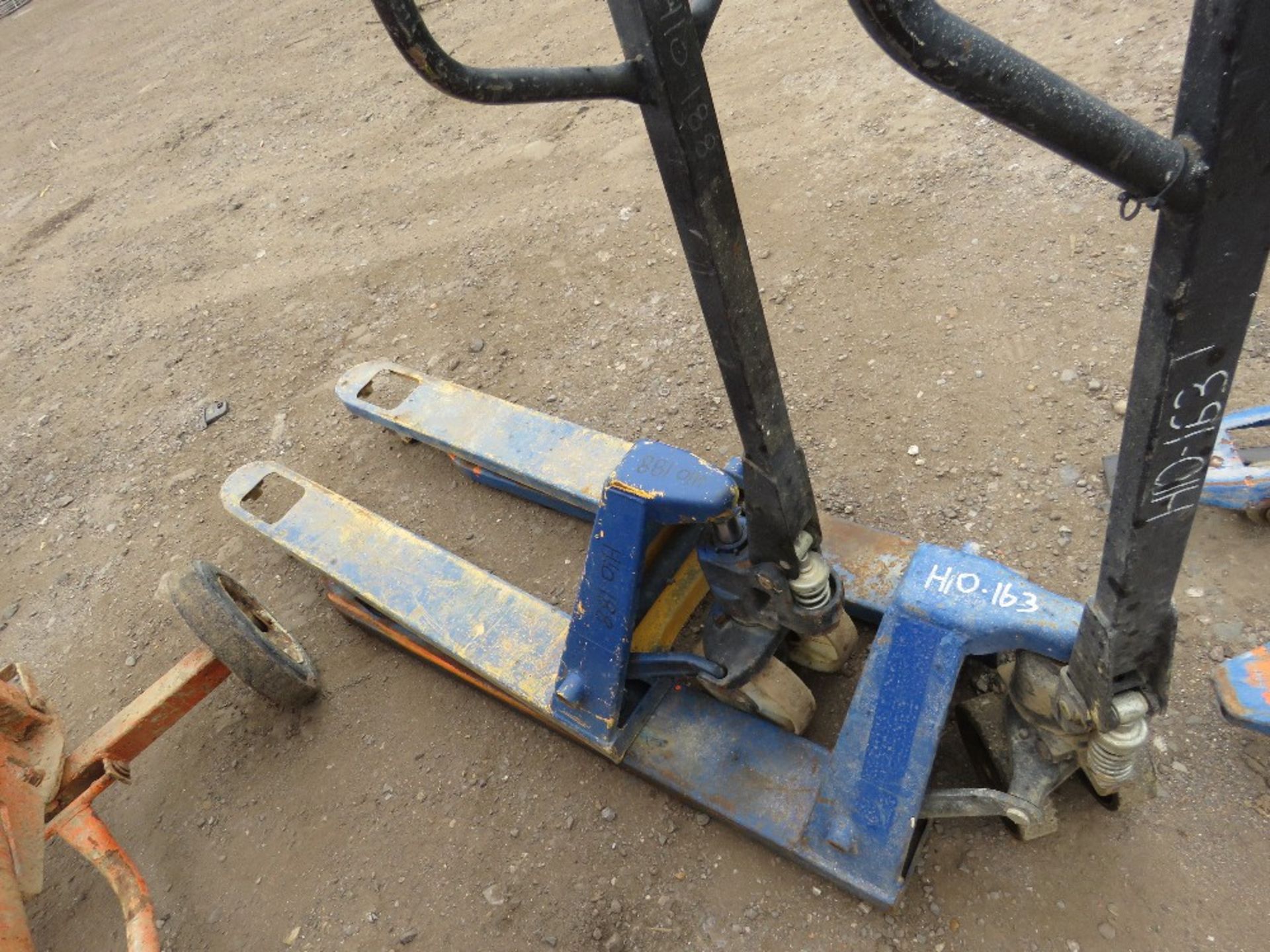 2 X PALLET TRUCKS.